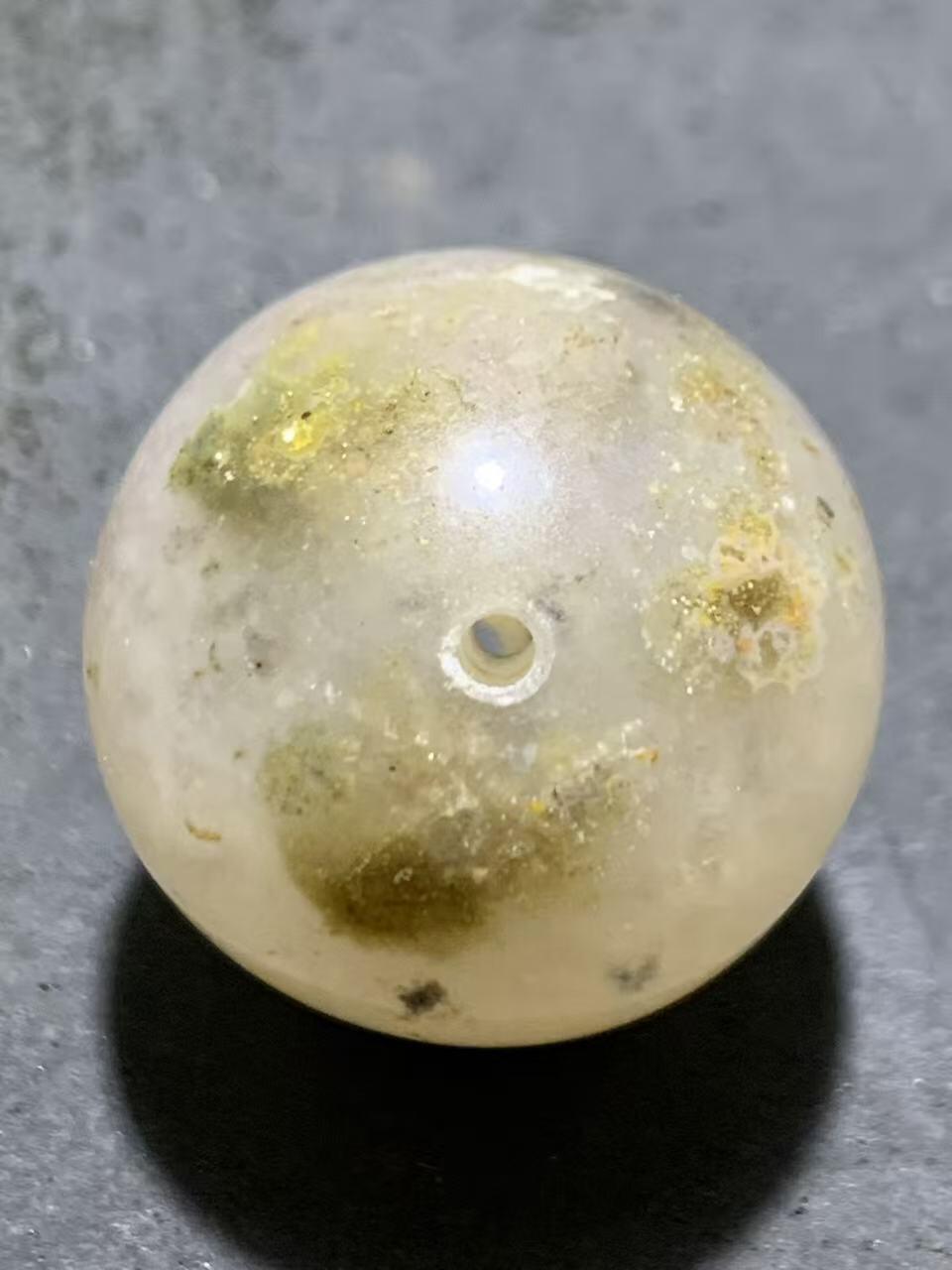 精美原皮满冰飘糖心料战国红玛瑙圆珠一颗！