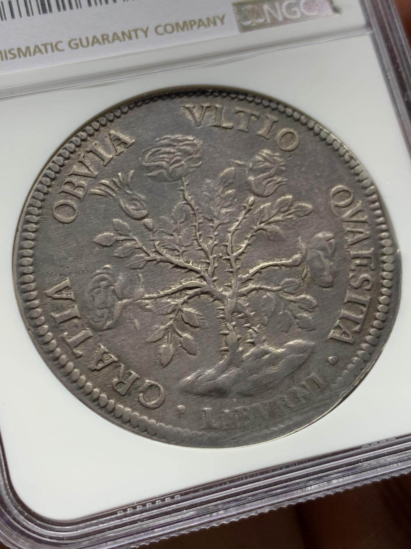 《竞宝斋》第470场 周日，周一，周二 3场连拍 （全场包邮）欢迎送拍 NGC XF45 意大利托斯卡纳 1699美第奇玫瑰银币 稀少年份 少见名誉品 枪灰包浆 打制清晰  收藏与艺术性的结合