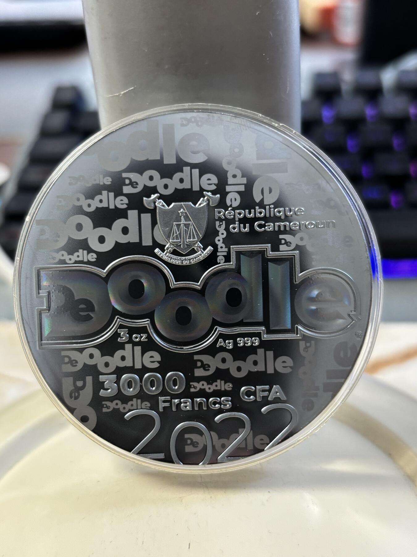 第194期拍卖 喀麦隆2022年太空探索涂鸦艺术3盎司高浮雕彩银币，999银，3盎司，发行422枚