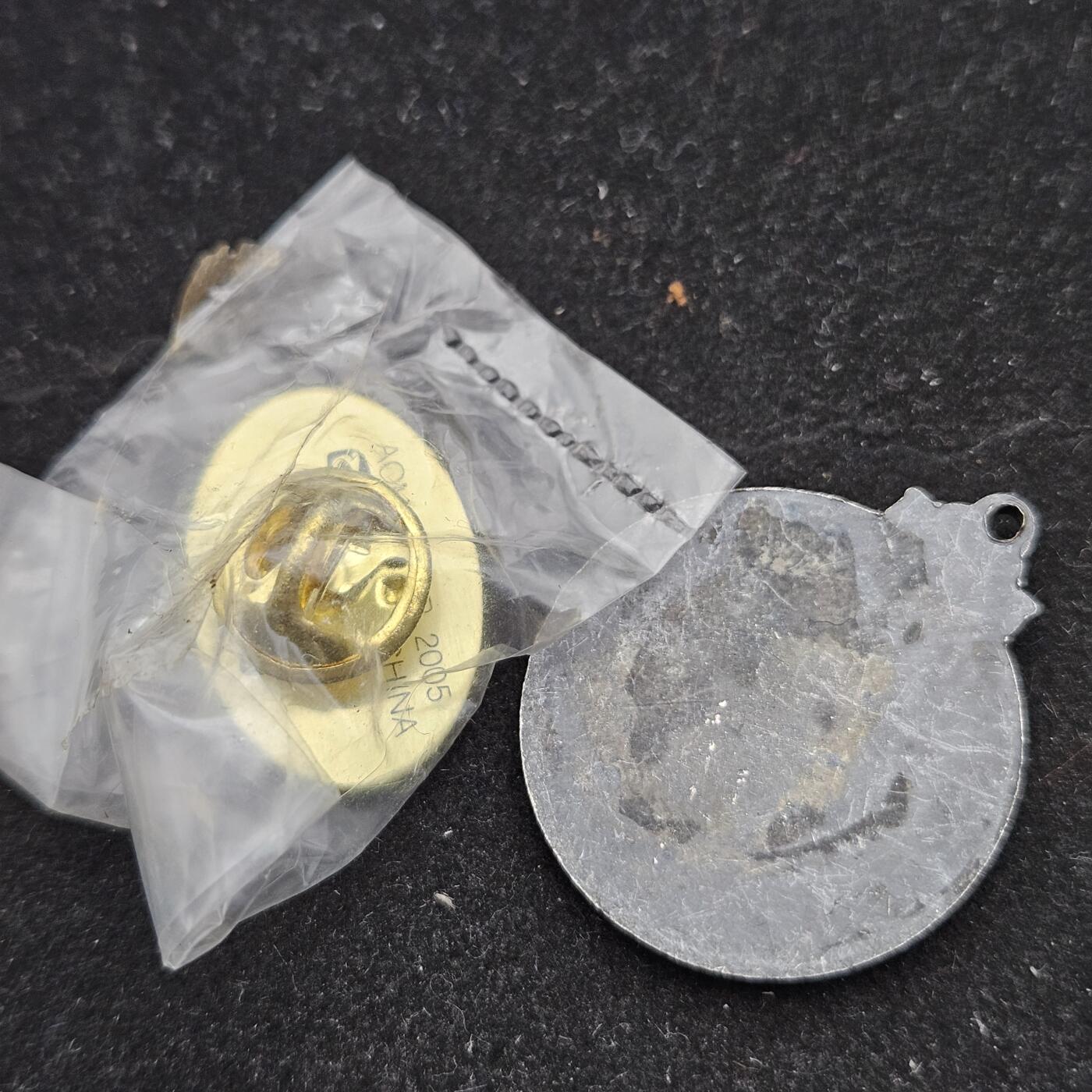 0元起拍勋章 第339期 咸鱼国勋章拍卖专场 3月18日（周三）下午6：00开始 日本徽章两个