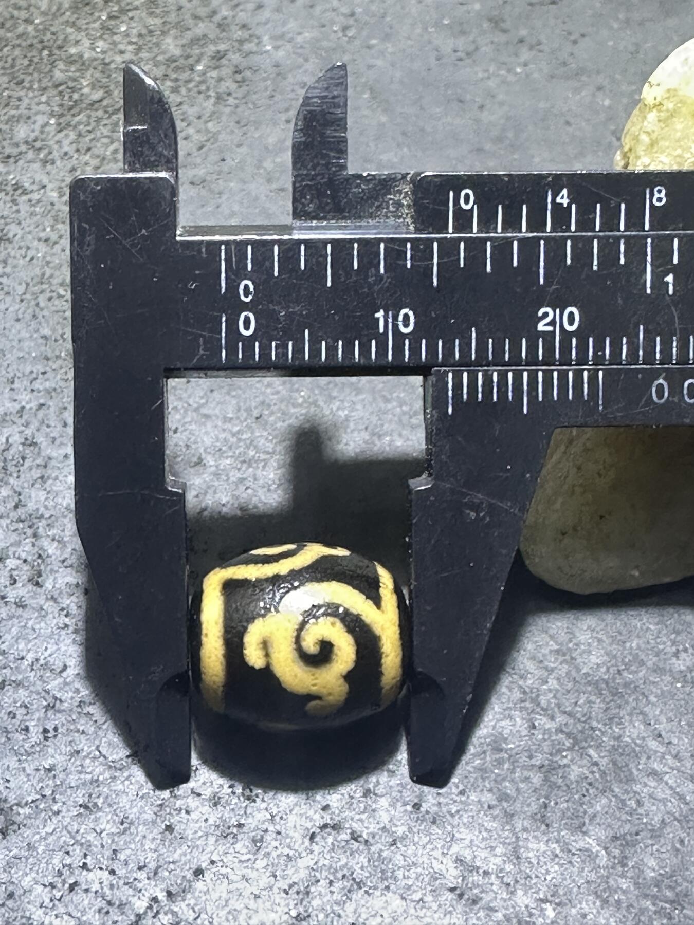 仅此一颗，精品藏传牙黄度母玛瑙天珠一颗