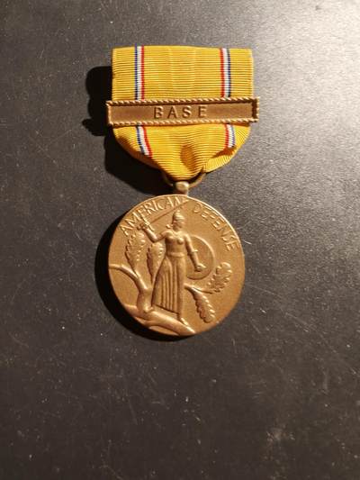 老王徽章第187期 - 美国海军版二战本土防卫奖章    海军基地勋条