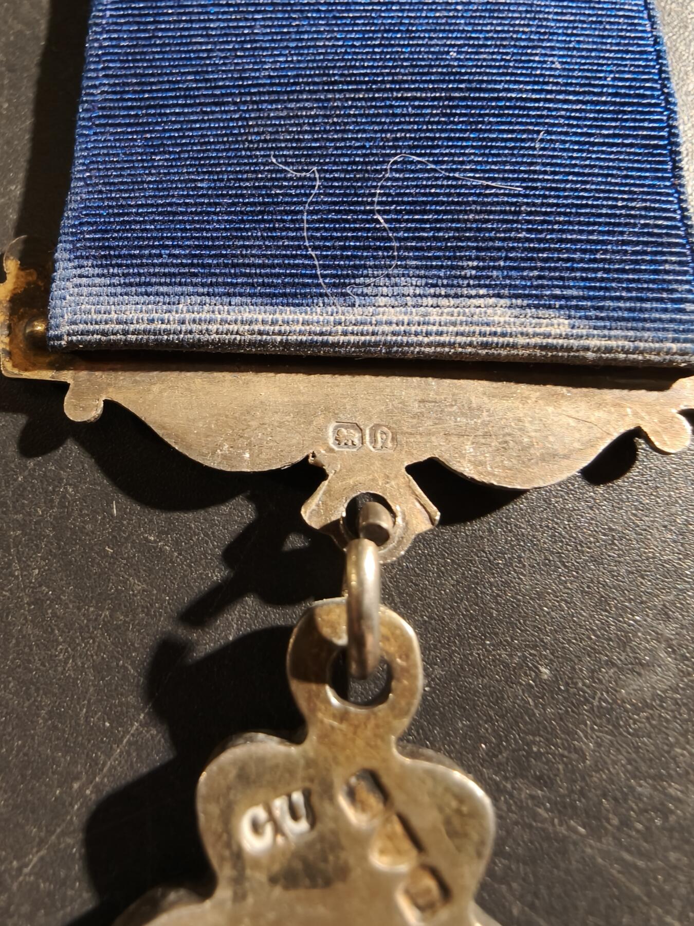 老王徽章第187期 英国皇家野牛兄弟会奖章   925银镀金珐琅    原盒     33.4g