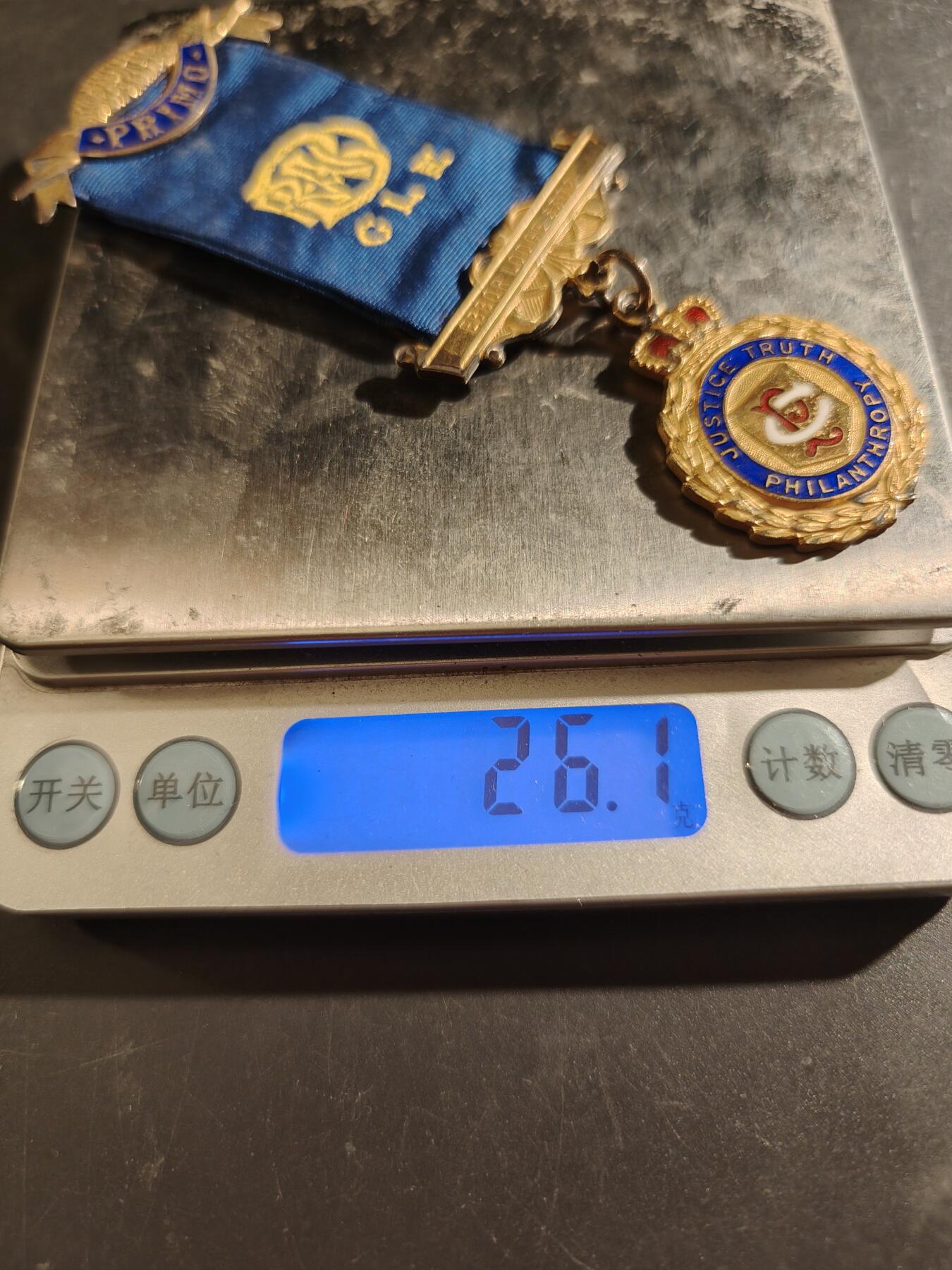 老王徽章第187期 英国皇家野牛兄弟会奖章   925银镀金珐琅    原盒     26.1g