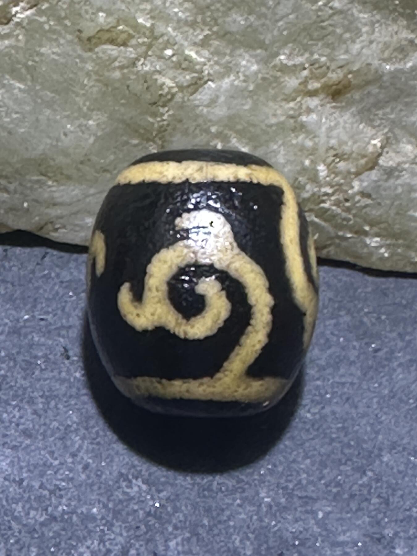 仅此一颗，精品藏传牙黄度母玛瑙天珠一颗