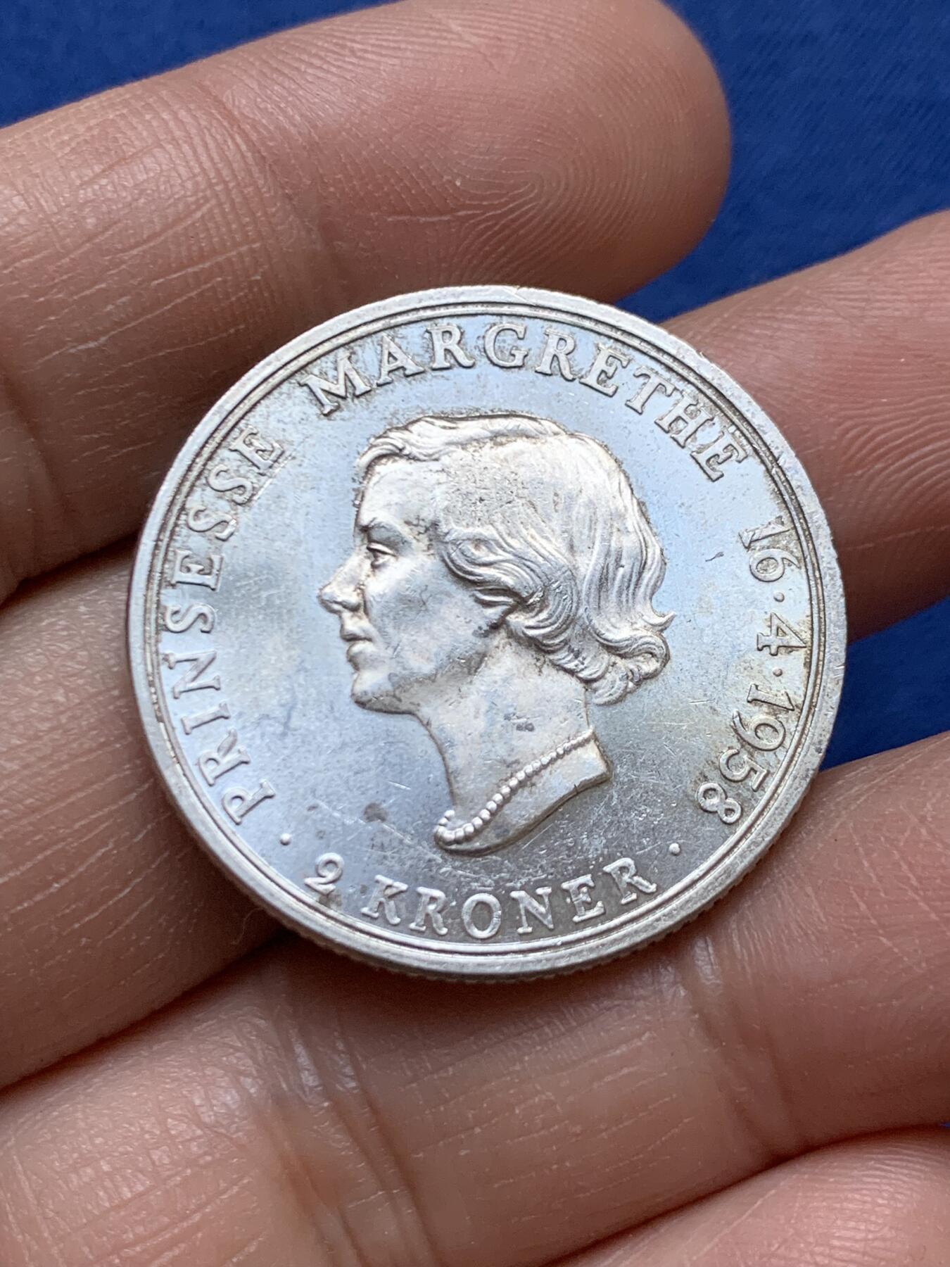 《竞宝斋》第470场 周日，周一，周二 3场连拍 （全场包邮）欢迎送拍 丹麦1958年弗雷德里克九世-玛格丽特公主双面人像2克朗银币 800银 重约15.02克