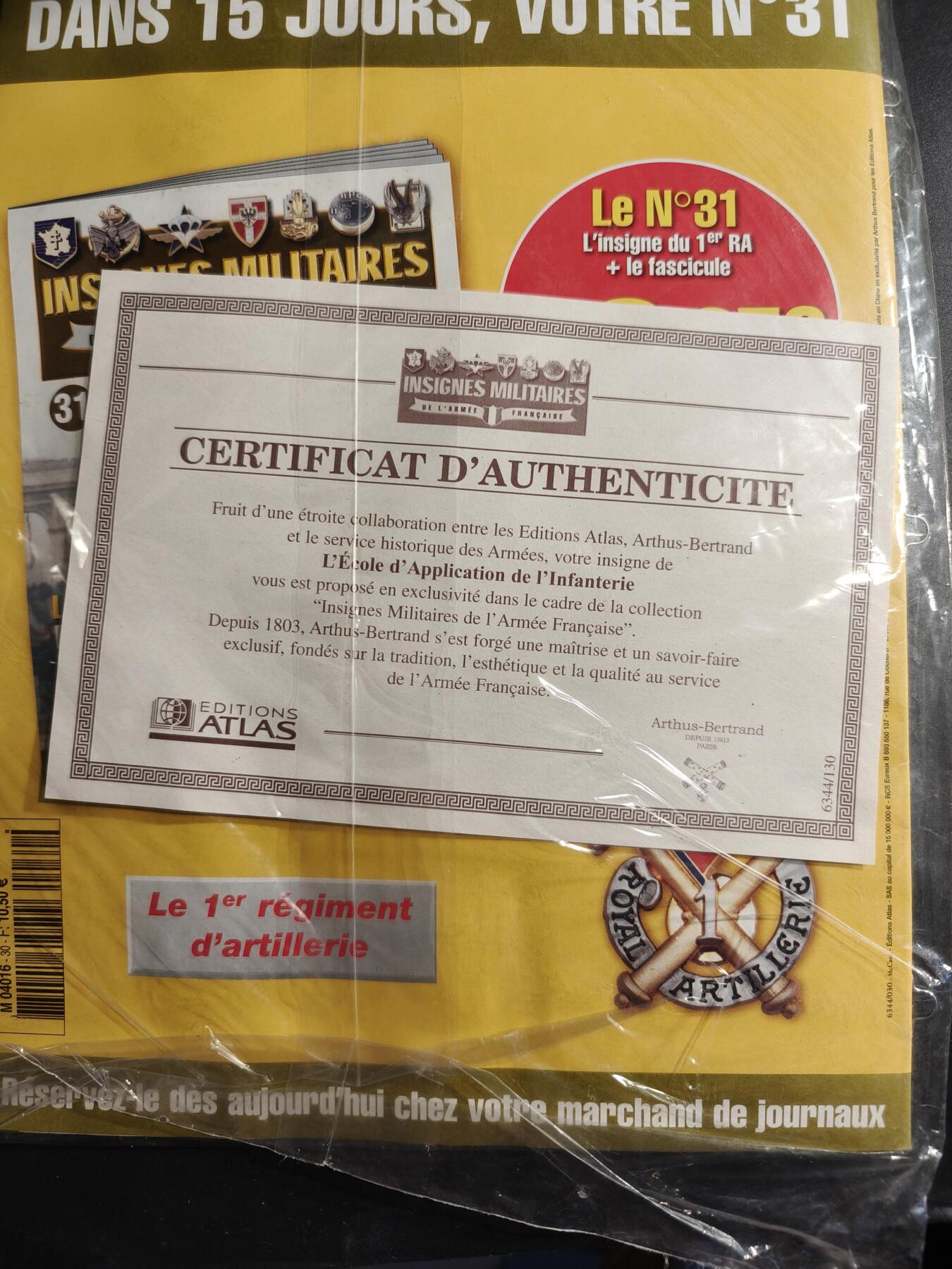 老王徽章第187期 法国步兵学校证章      带证书和单位介绍杂志    亚瑟贝特朗原盒