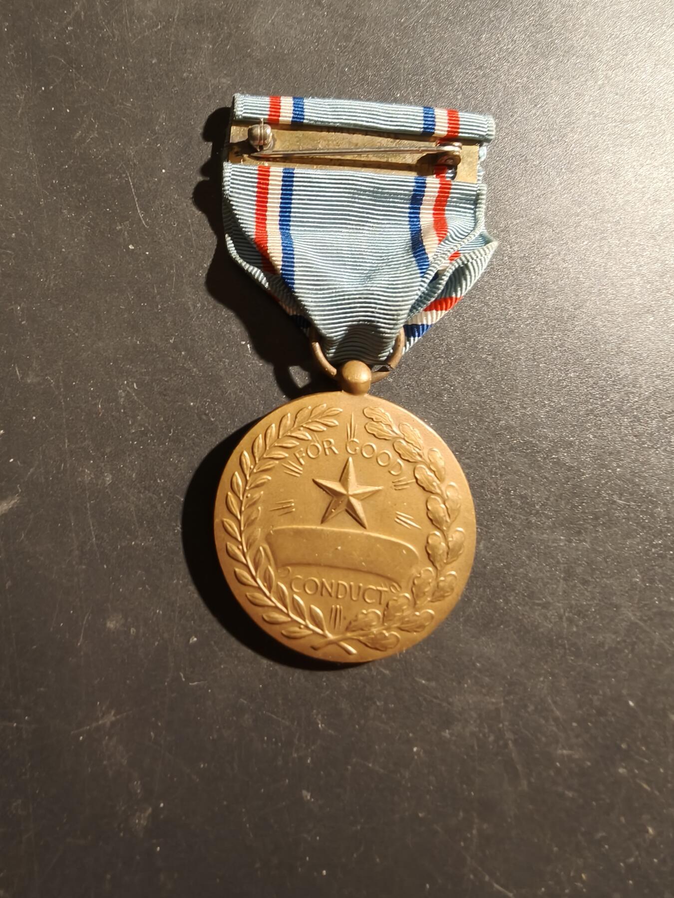 老王徽章第187期 美国空军品德优良奖章