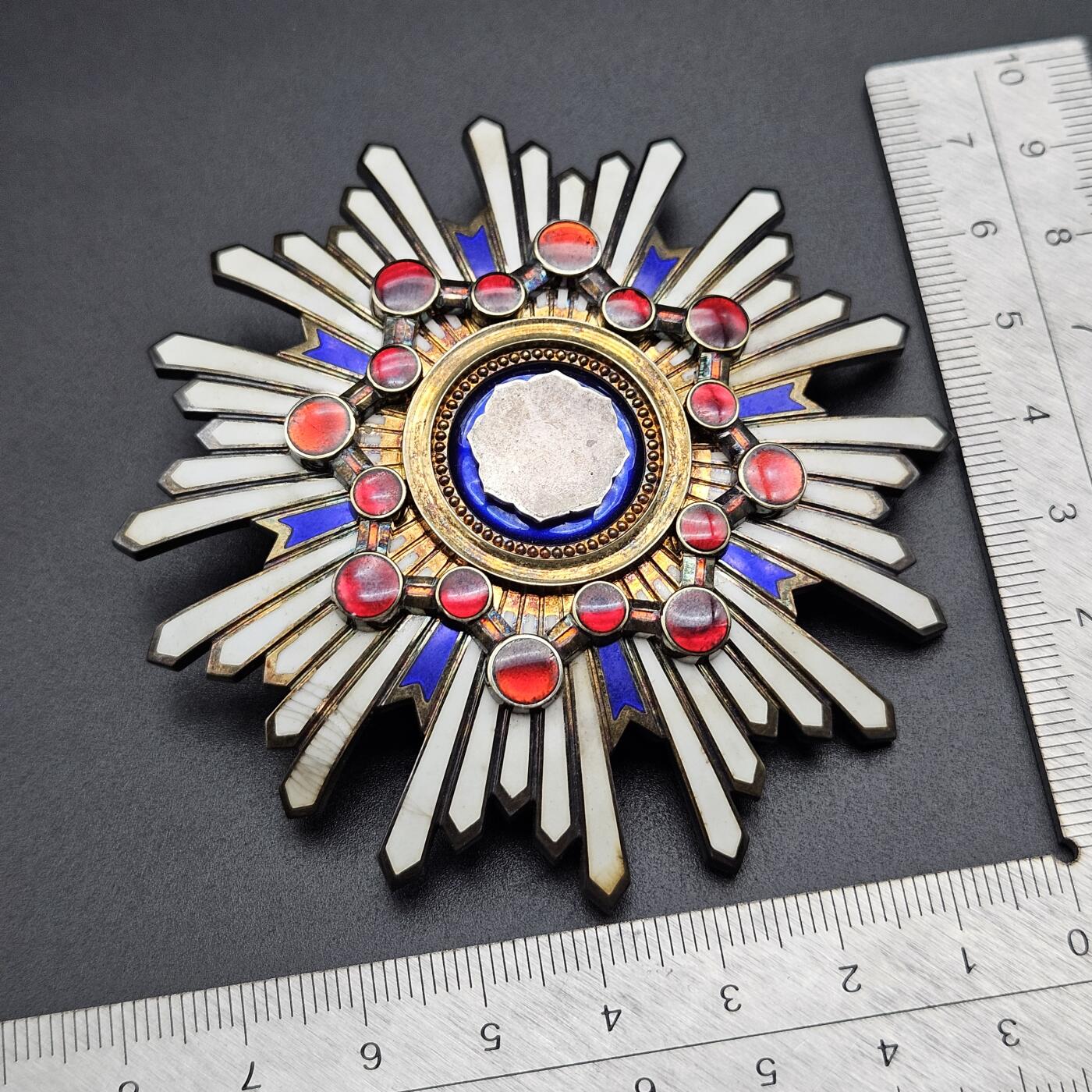 0元起拍勋章 第339期 咸鱼国勋章拍卖专场 3月18日（周三）下午6：00开始 日本战时 二等瑞宝章 银制 两条白色珐琅有裂