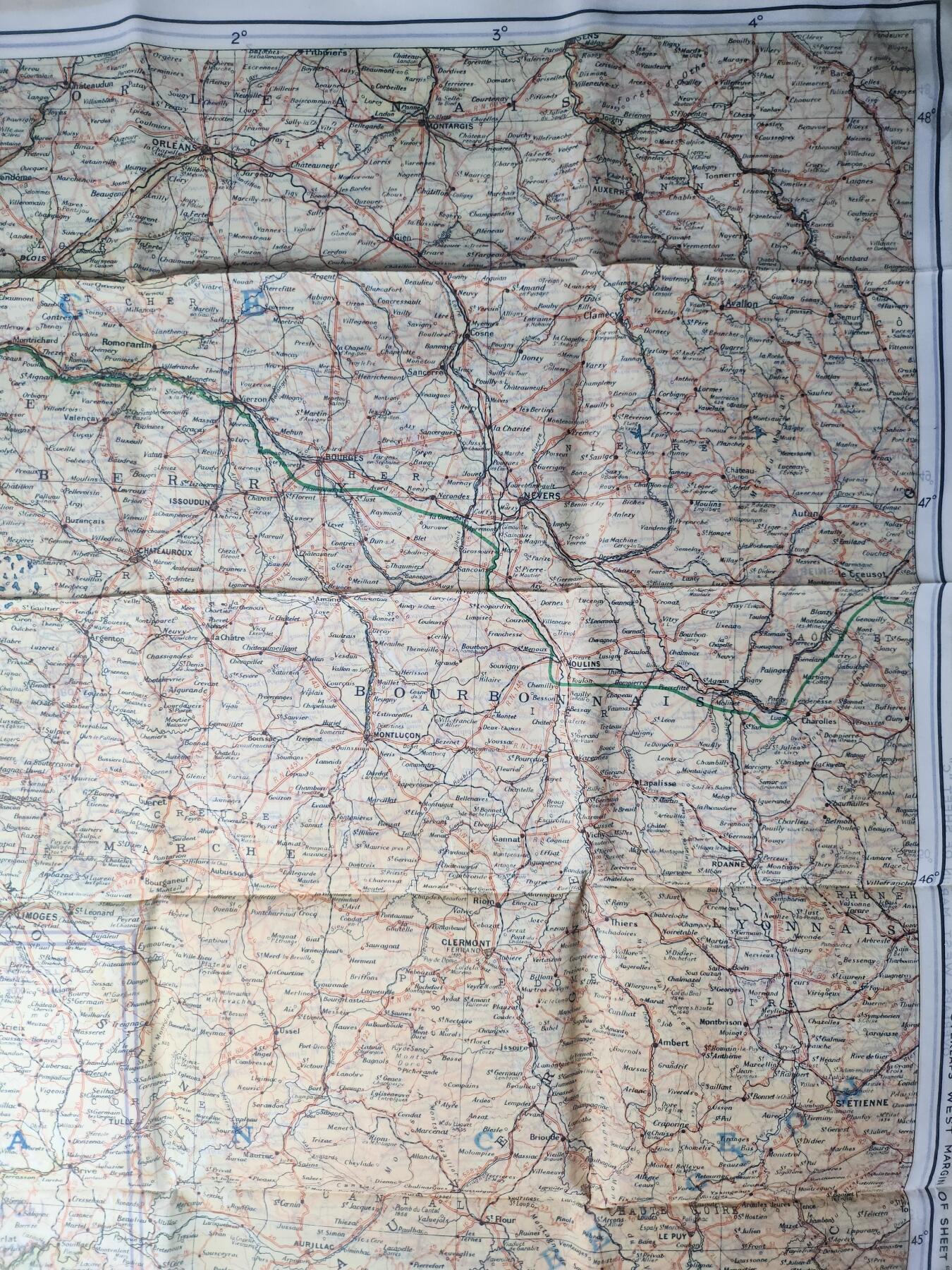 南水社第3次拍卖 春季专场 二战英军／美军MI9 43A/B 1:1,000,000 双面丝质逃生地图 包含法国 瑞士和西班牙边界盟军飞行员空降兵 战略情报局