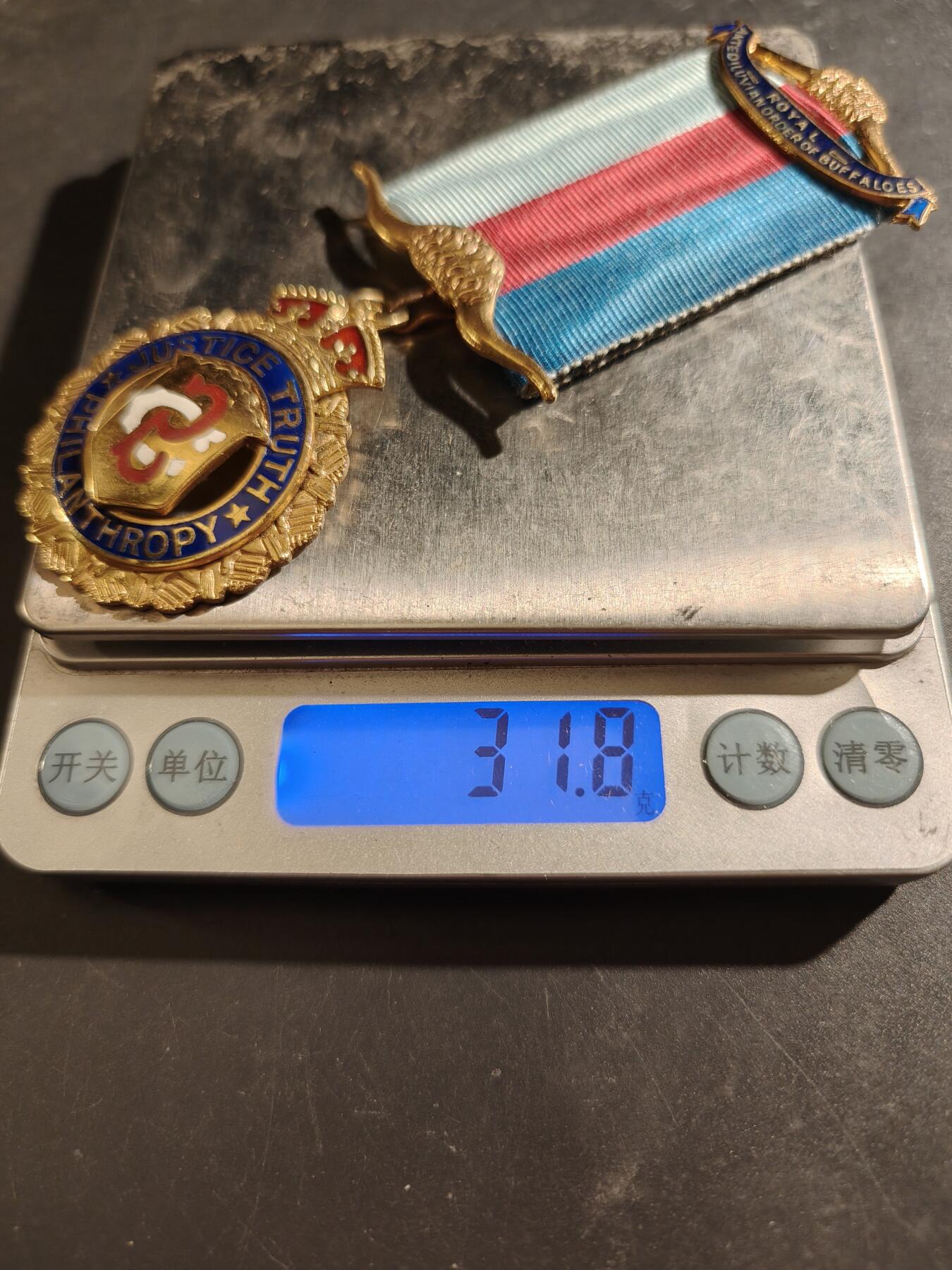 老王徽章第187期 英国皇家野牛兄弟会奖章   925银镀金珐琅    原盒    31.8g