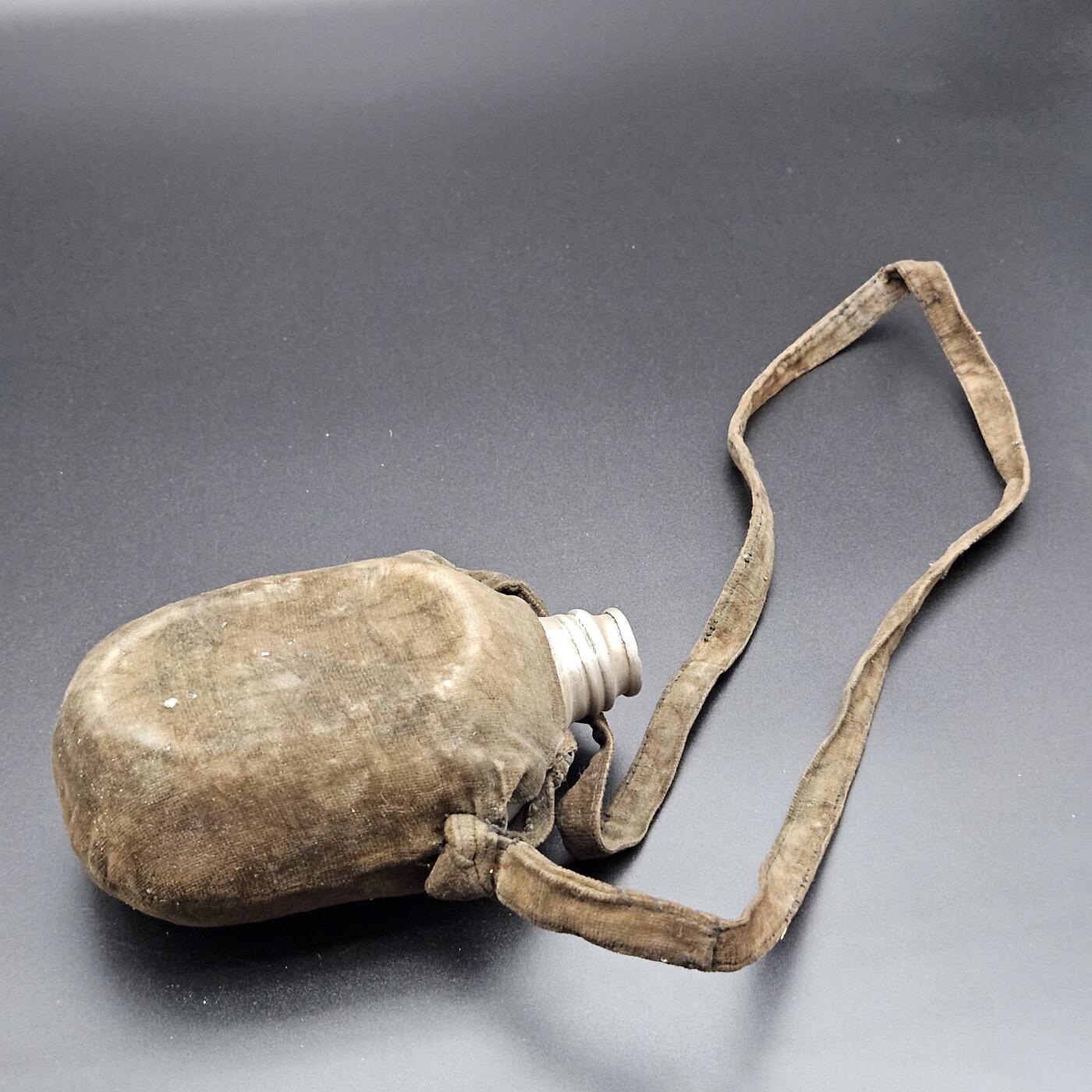 0元起拍勋章 第339期 咸鱼国勋章拍卖专场 3月18日（周三）下午6：00开始 日本战前古董水壶