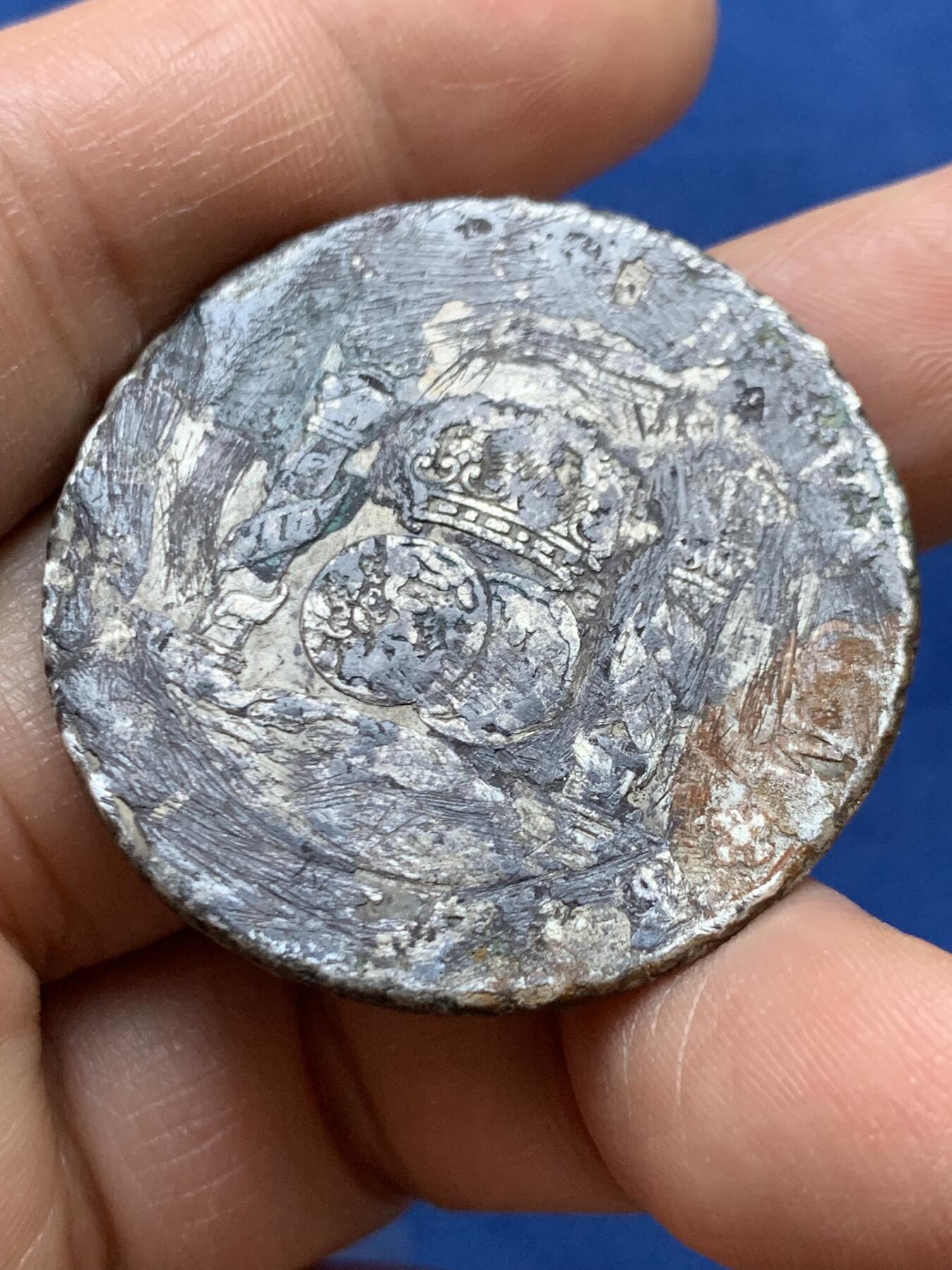 《竞宝斋》第470场 周日，周一，周二 3场连拍 （全场包邮）欢迎送拍 海捞品地球双柱8r，品相差，可作品种标本