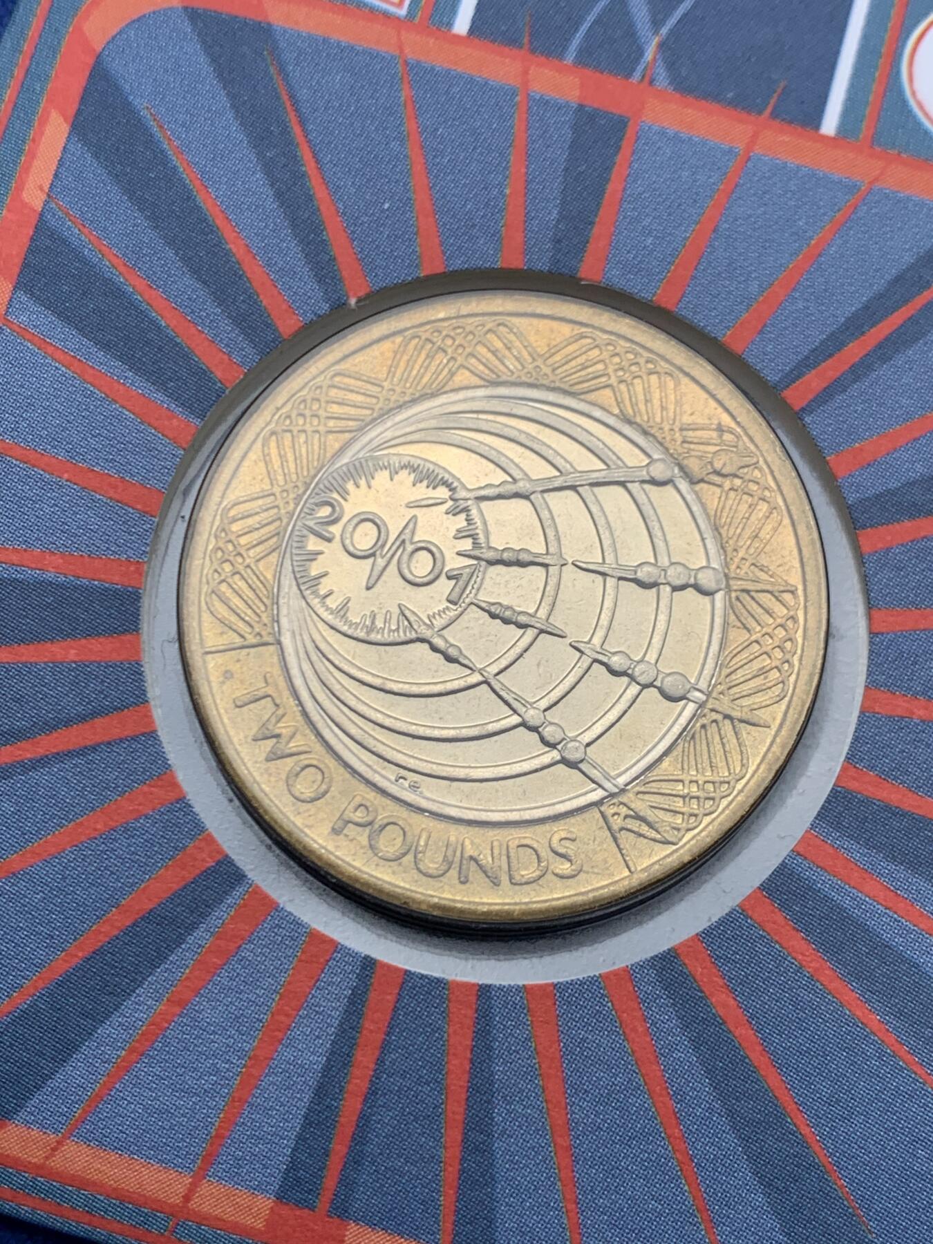 《竞宝斋》第471场 周日，周一，周二 3场连拍 （全场包邮）欢迎送拍 英国2001年无线电百年2英镑双色纪念币，邮币封