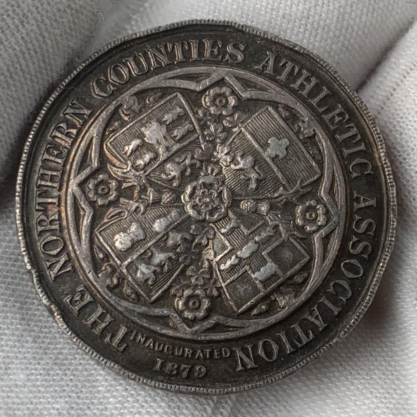 掌中浮雕-藏着的欧洲第055场 1879年田径协会银章，32mm，24.4g，背面有银标