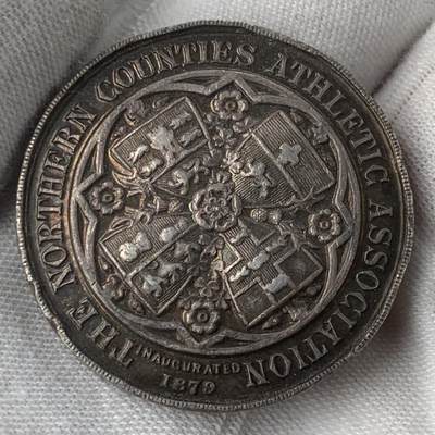 掌中浮雕-藏着的欧洲第055场 - 1879年田径协会银章，32mm，24.4g，背面有银标