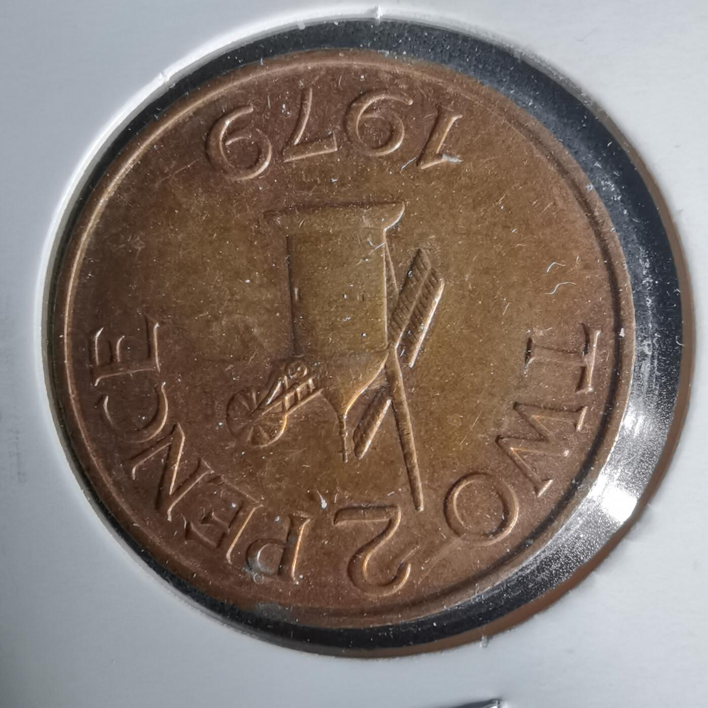 沼泽如烟--第1021场 根西1979年2便士