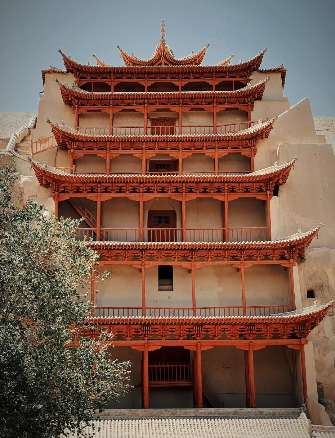 【俄甄集藏】2026年(049)03-18星期三 晚 19:30 全场包邮 中国2000年纪念敦煌莫高窟藏经洞发现100周年20元2盎司方形精制大银币，重62.207克，999银，发行量11800枚