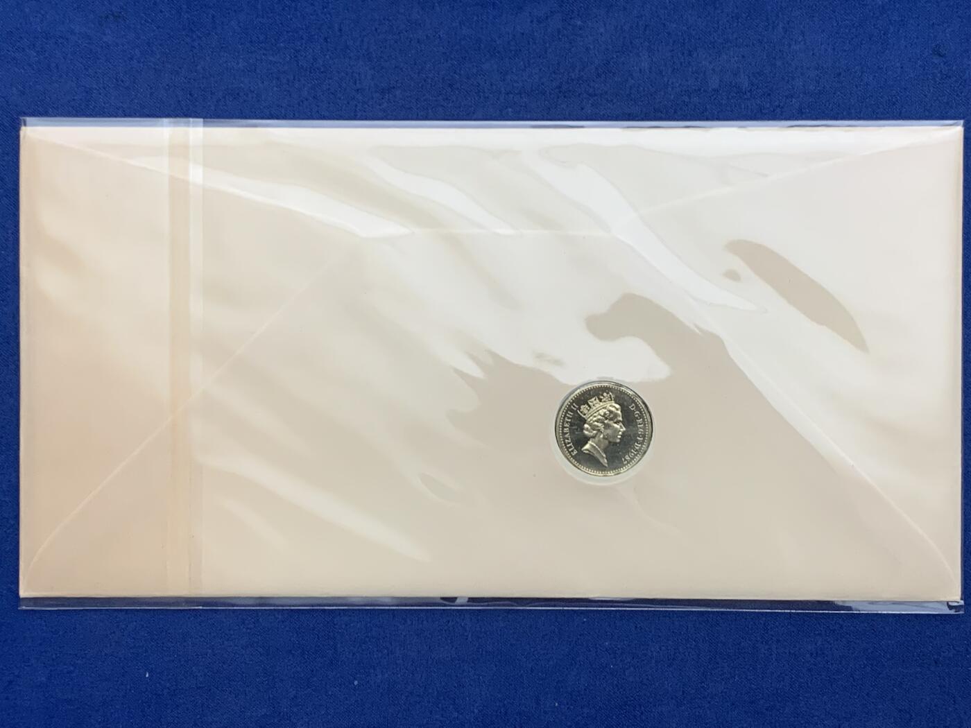 《竞宝斋》第471场 周日，周一，周二 3场连拍 （全场包邮）欢迎送拍 两枚一组 1987年英国老1英镑首日封/邮币封（Royal Mint和Royal Mail联合发行）