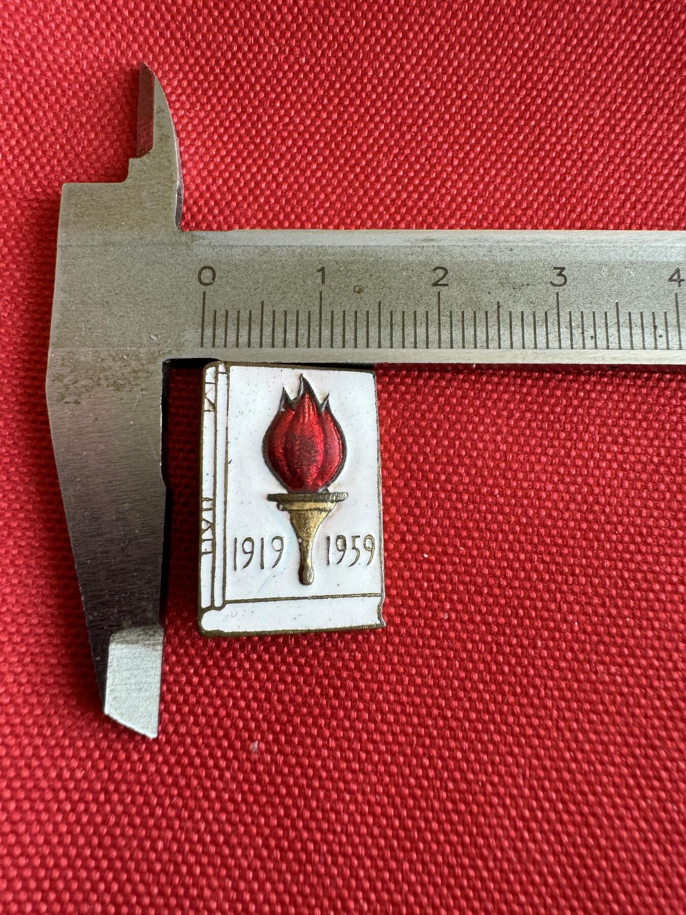 五哥徽章群   18号周三晚上八点4群联拍 铜章