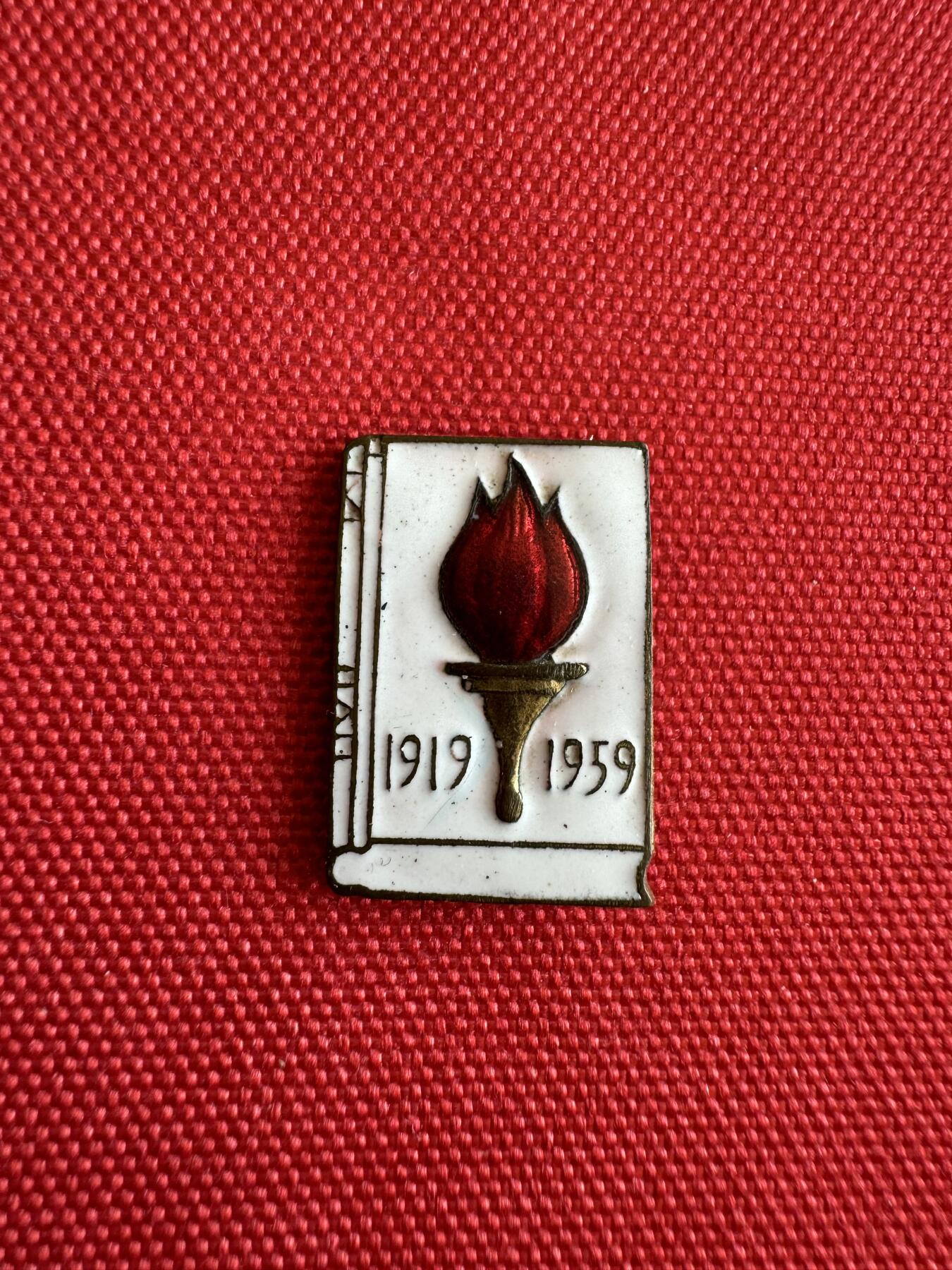 五哥徽章群   18号周三晚上八点4群联拍 铜章