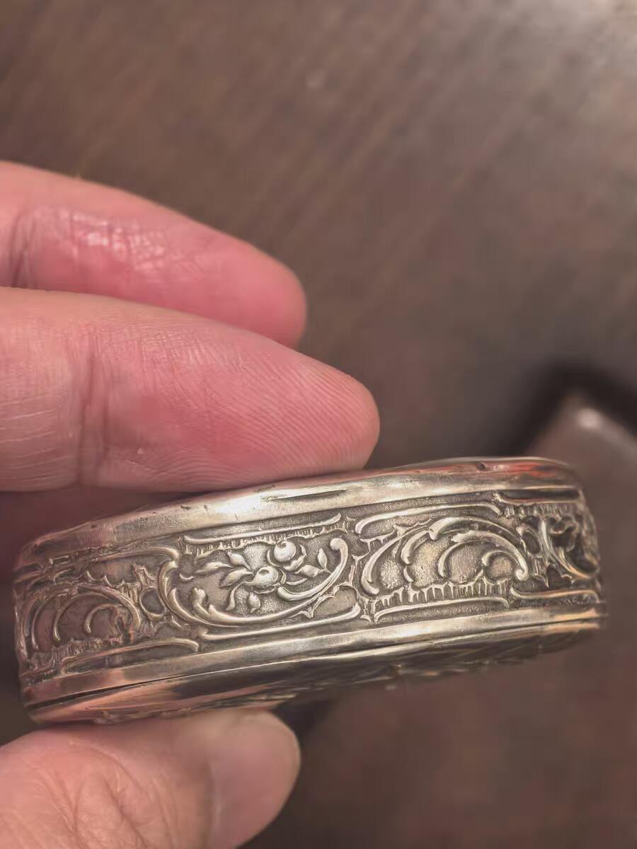 欧洲银章铜章、银币 欧洲银盒 镂空刻花工艺 银盒胭脂盒香盒32.2克