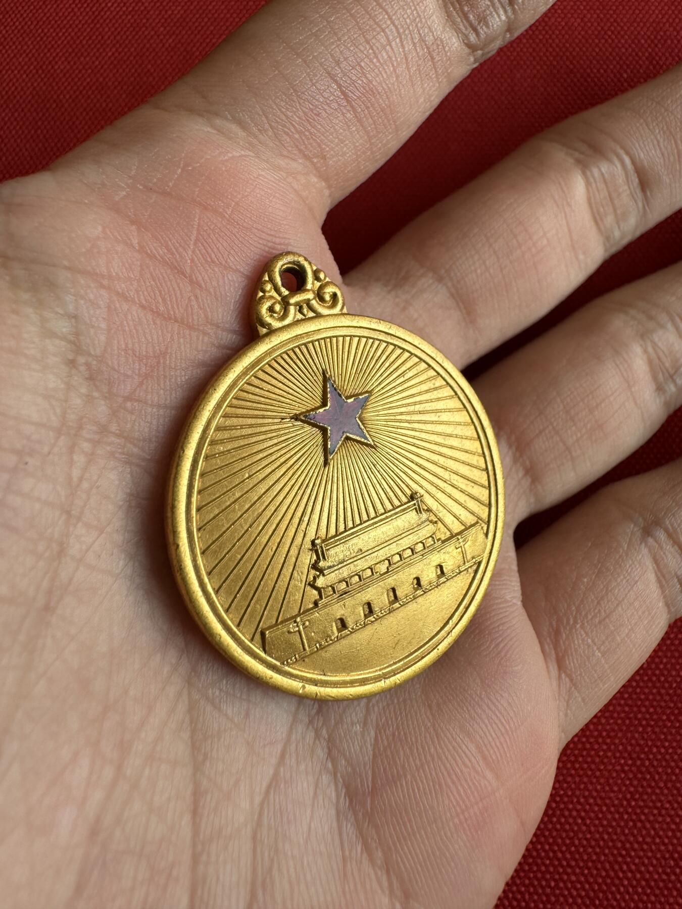 五哥徽章群   18号周三晚上八点4群联拍 铜章