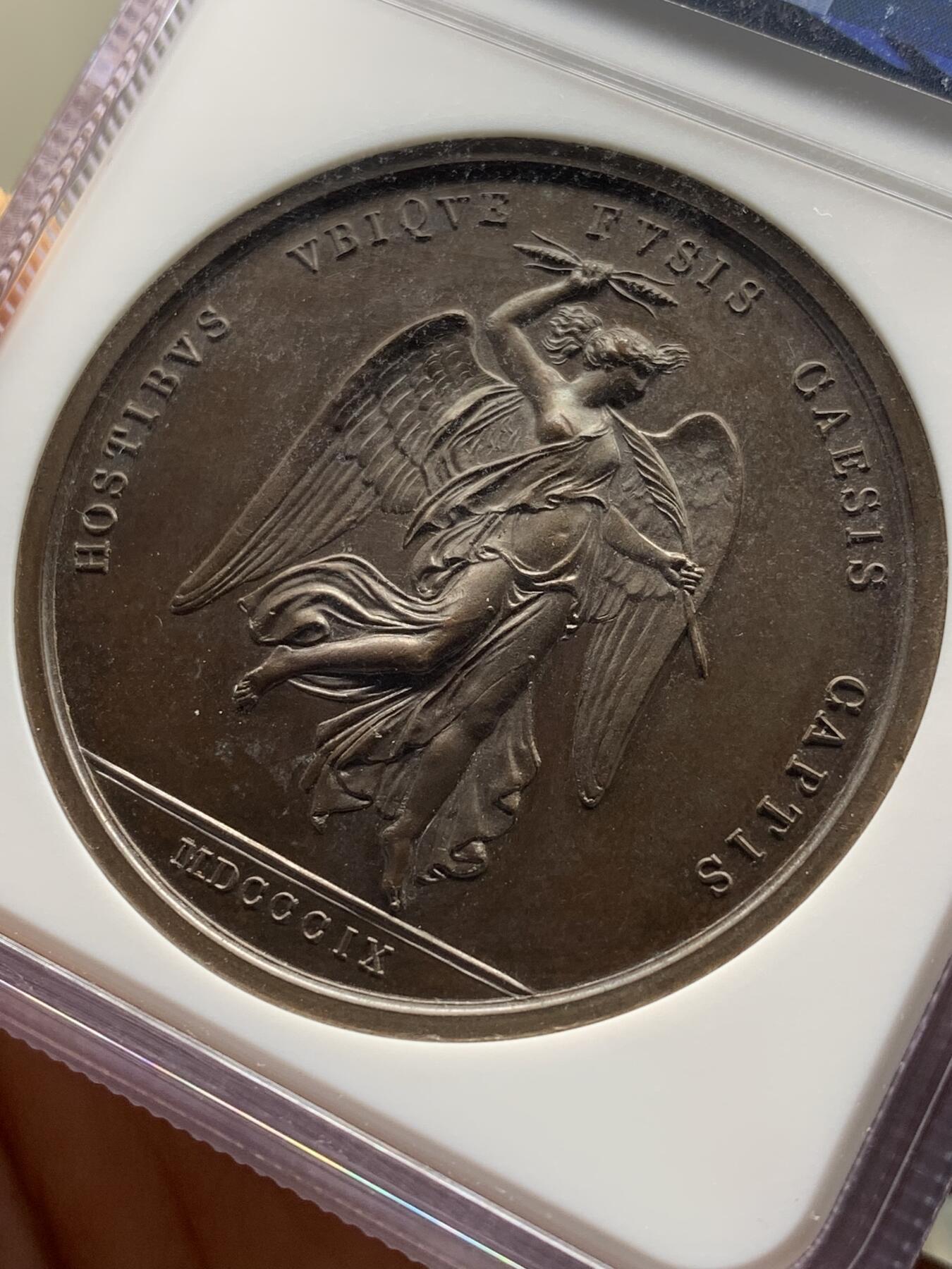 《竞宝斋》第471场 周日，周一，周二 3场连拍 （全场包邮）欢迎送拍 NGC MS63BN 法国1809年拿破仑一世瓦格拉姆战役纪念铜章 正面拿皇头像 稀缺 加厚盒