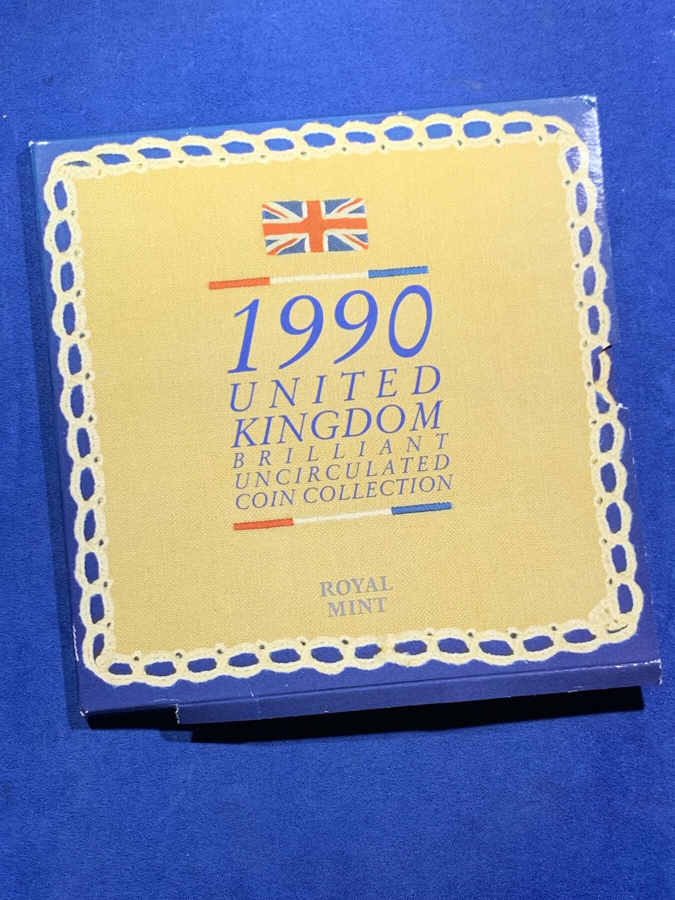 《竞宝斋》第471场 周日，周一，周二 3场连拍 （全场包邮）欢迎送拍 英国1990年精制套币，带1枚1英镑威尔士韭葱精制纪念币，8枚币，册装，品相精美。