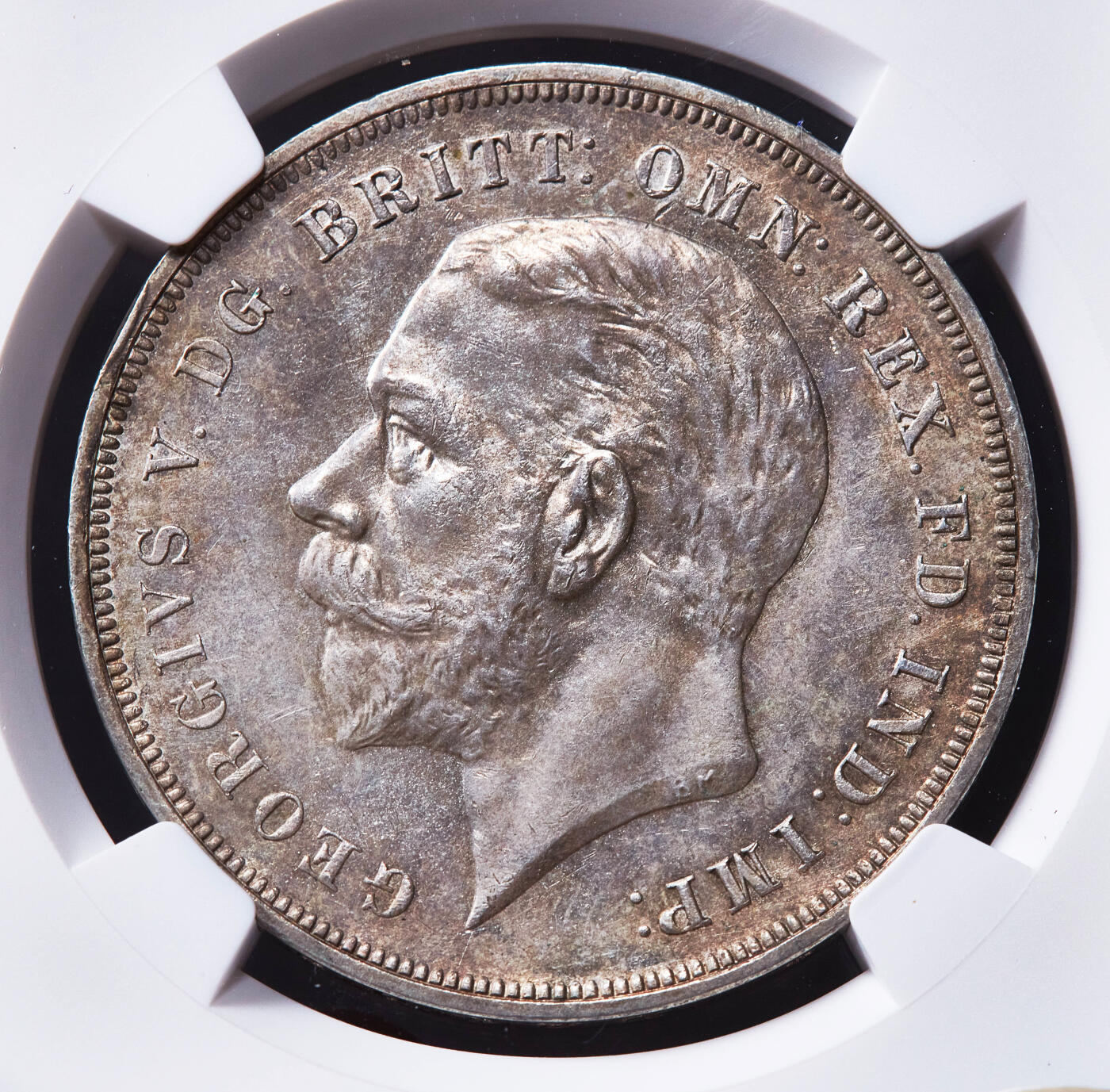 【俄甄集藏】2026年(049)03-18星期三 晚 19:30 全场包邮 英国1935年乔治五世马剑1克朗大银币，NGC MS62，黄油彩老包浆，原光品相