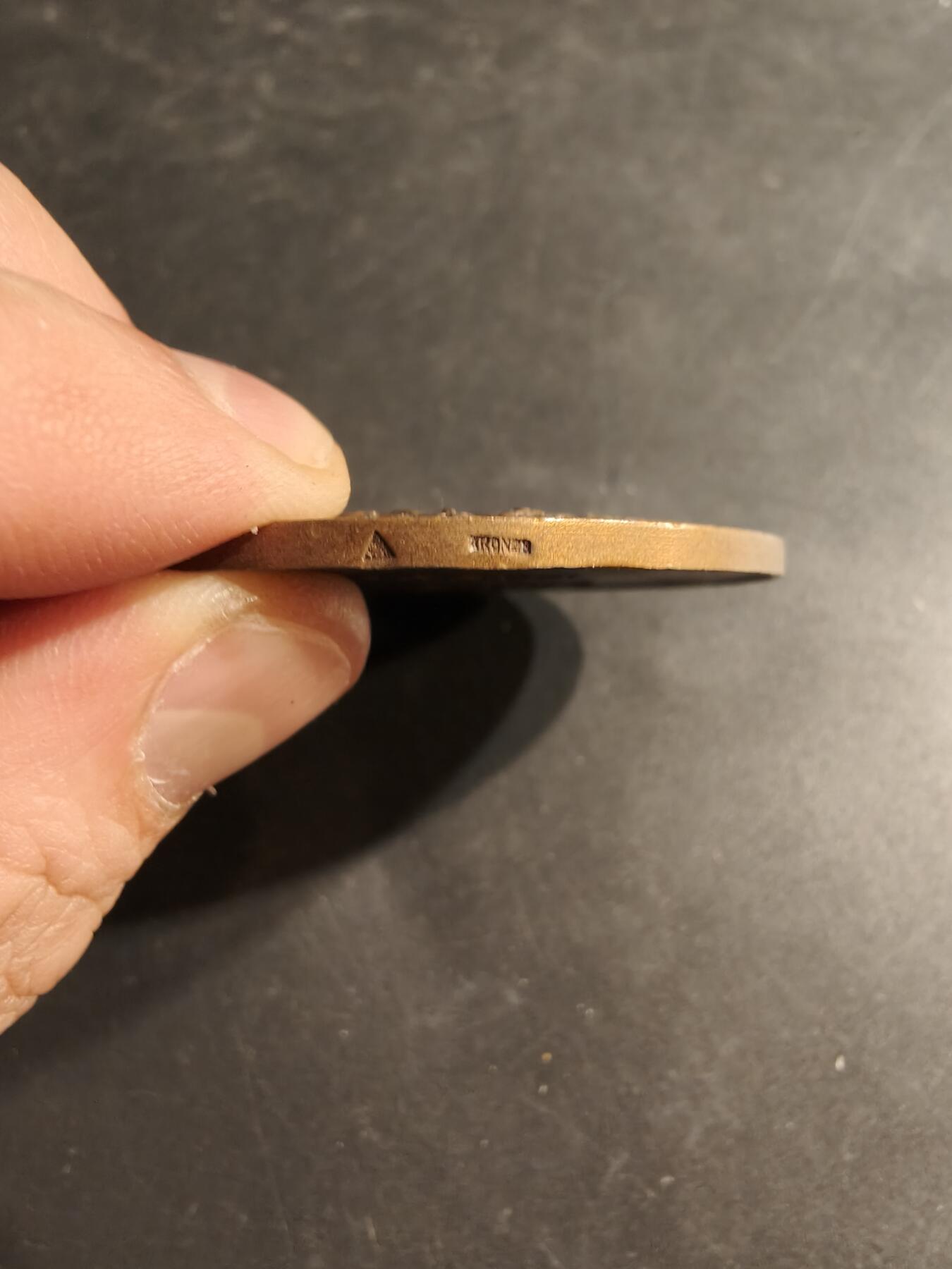 老王徽章第187期 辉瑞公司大铜章     直径56mm    重量66g