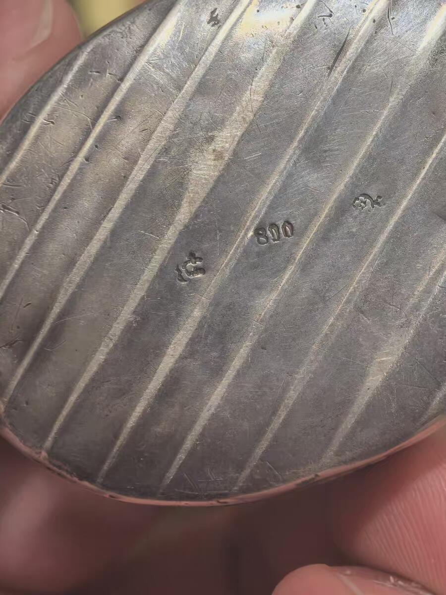 欧洲银章铜章、银币 欧洲银盒 镂空刻花工艺 银盒胭脂盒香盒32.2克