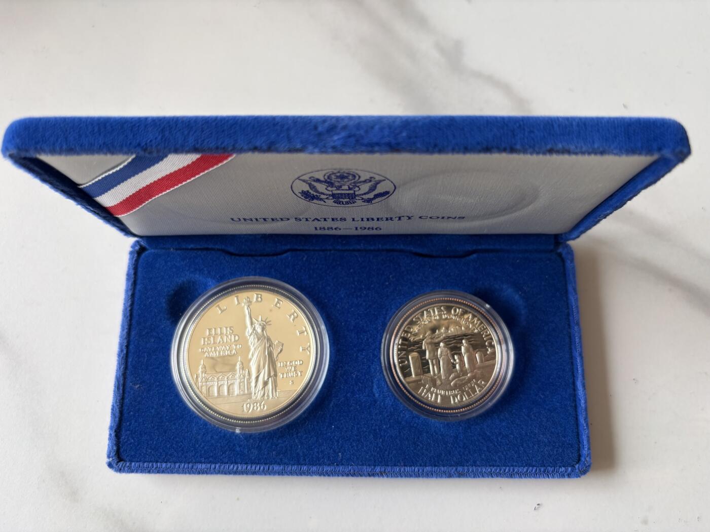 2026年集古藏今外币拍卖第三期-第5场—（总第315拍），可以寄存60天，满160元包邮。 美国1986年精制套币，含银币，无证书