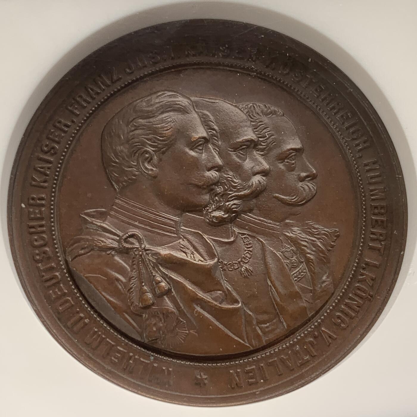 掌中浮雕-藏着的欧洲第055场 NGC MS65 ：1892年德国、奥地利、意大利三国同盟纪念铜章，42mm