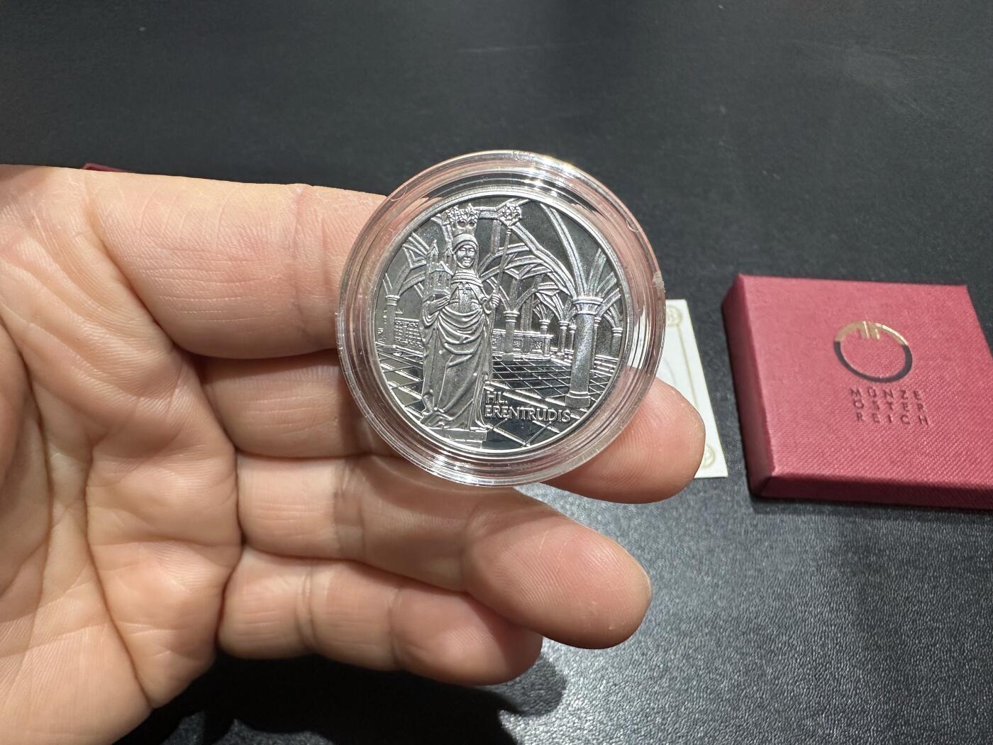 《外钞收藏家》第六百一十八期（精品场）（长期征集拍品、欢迎藏友们联系合作） 奥地利2006年欧洲建筑侬山修道院精制10欧元（16g925银，盒证齐全）