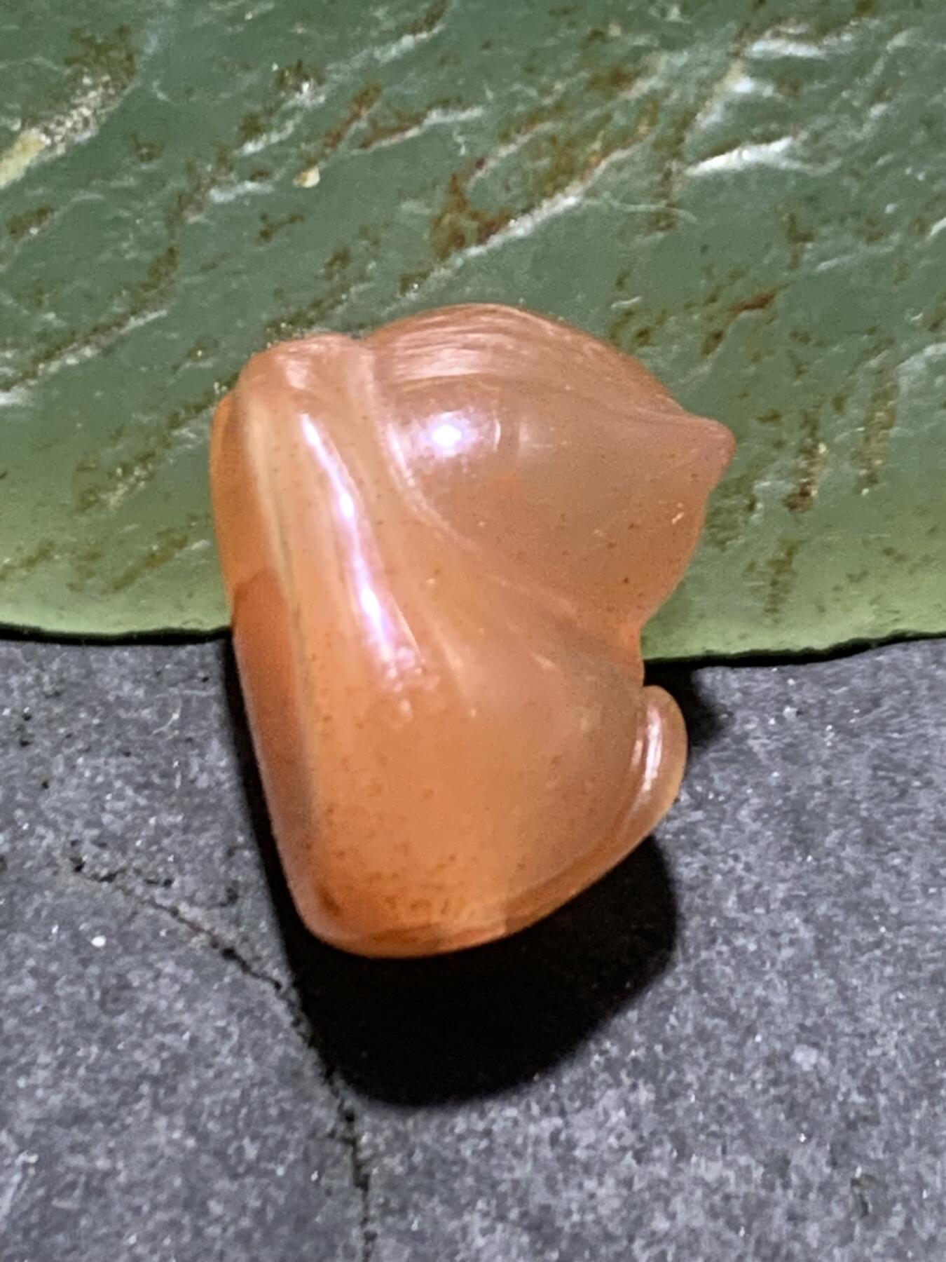 精美川料南红玛瑙雕刻小猫随形珠子一个，