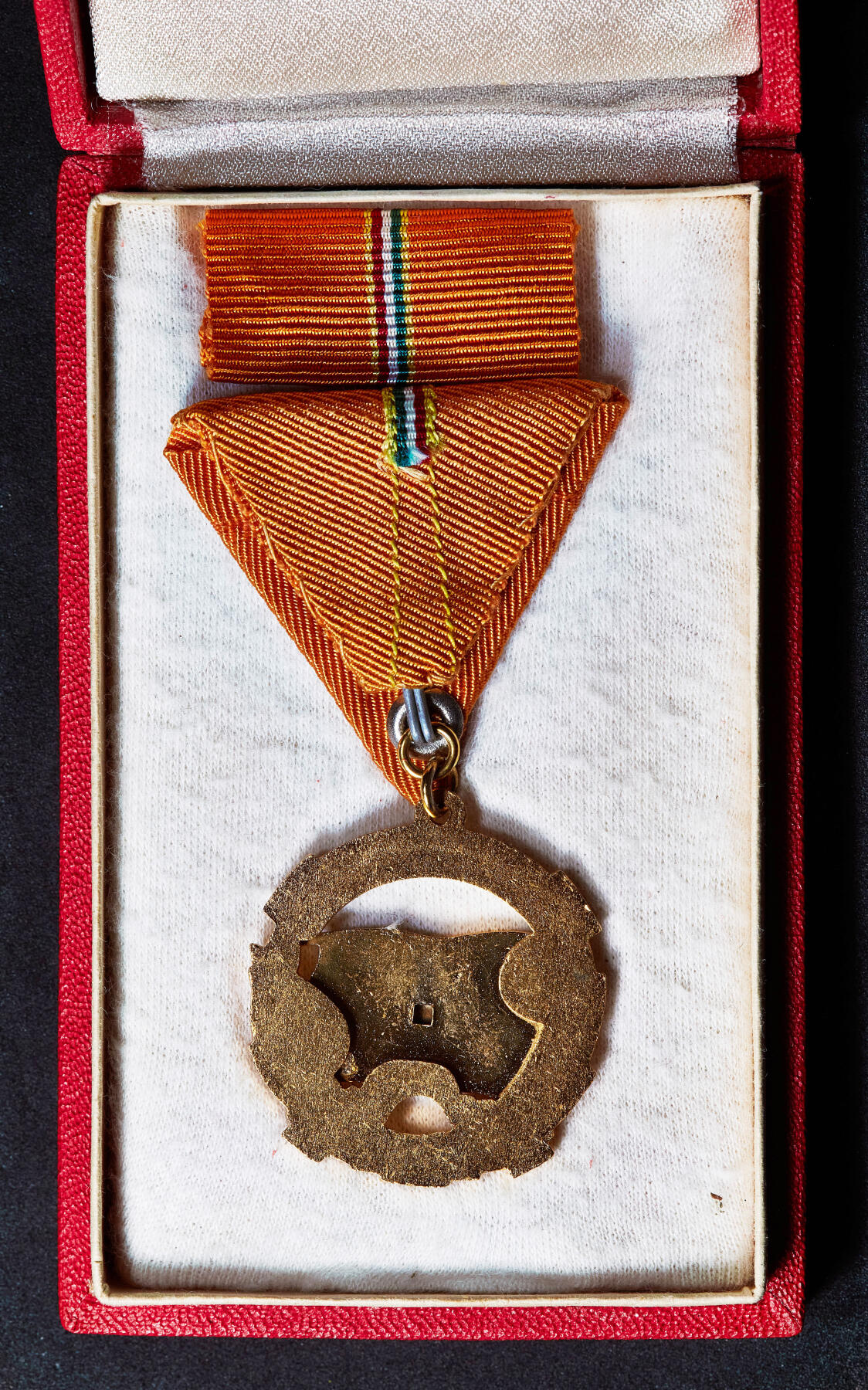 【俄甄集藏】2026年(049)03-18星期三 晚 19:30 全场包邮 匈牙利人民共和国一级为祖国服务奖章，原盒，铜质镀金，局部珐琅，章体直径：37mm