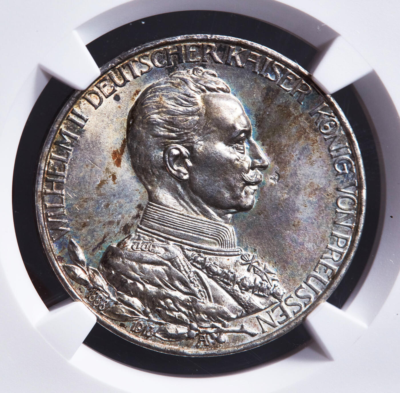 【俄甄集藏】2026年(049)03-18星期三 晚 19:30 全场包邮 德国普鲁士1913年A版威廉二世军装3马克银币，NGC MS62，五彩包浆，转光品相