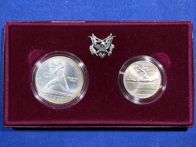 《竞宝斋》第471场 周日，周一，周二 3场连拍 （全场包邮）欢迎送拍 - 两枚一组 美国1992年第25届奥运会50美分/1美元纪念币 其中1美元是银币（900银 26.7克） 带证书