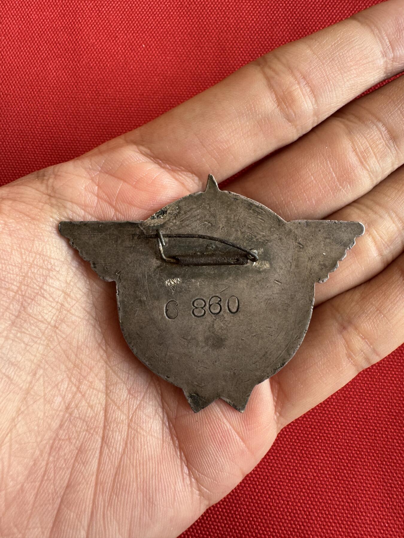 五哥徽章群   18号周三晚上八点4群联拍 银章