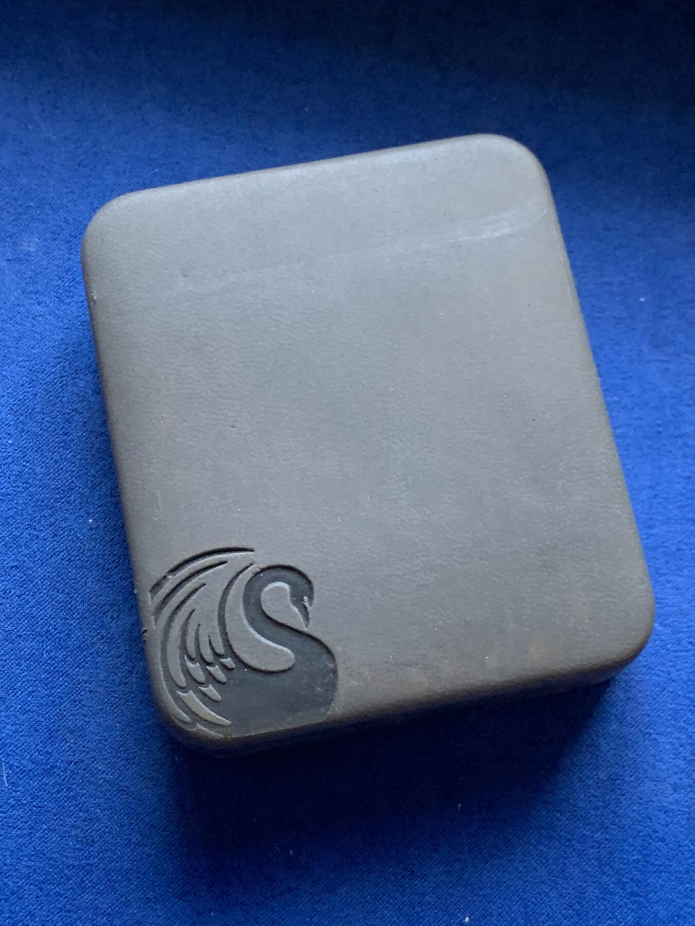 《竞宝斋》第471场 周日，周一，周二 3场连拍 （全场包邮）欢迎送拍 澳大利亚2010年1元高浮雕精制银币 两只袋鼠 1盎司999银 发行量2万 盒证全