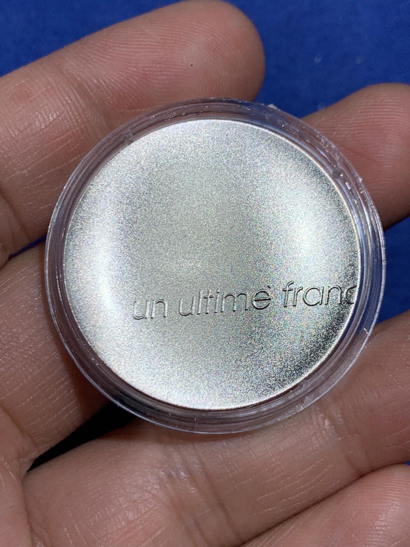 《竞宝斋》第471场 周日，周一，周二 3场连拍 （全场包邮）欢迎送拍 法国2001年1法郎波浪形普制银币 最后的法郎 17.8克900银 发行量：5万 带原厂袋