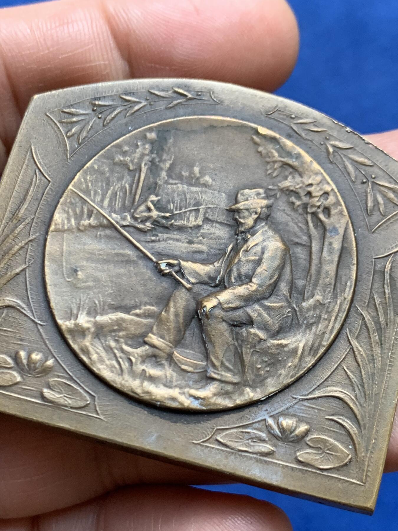 《竞宝斋》第471场 周日，周一，周二 3场连拍 （全场包邮）欢迎送拍 《垂钓者》铜章 62.3克 50.6*45mm 正方形铜标