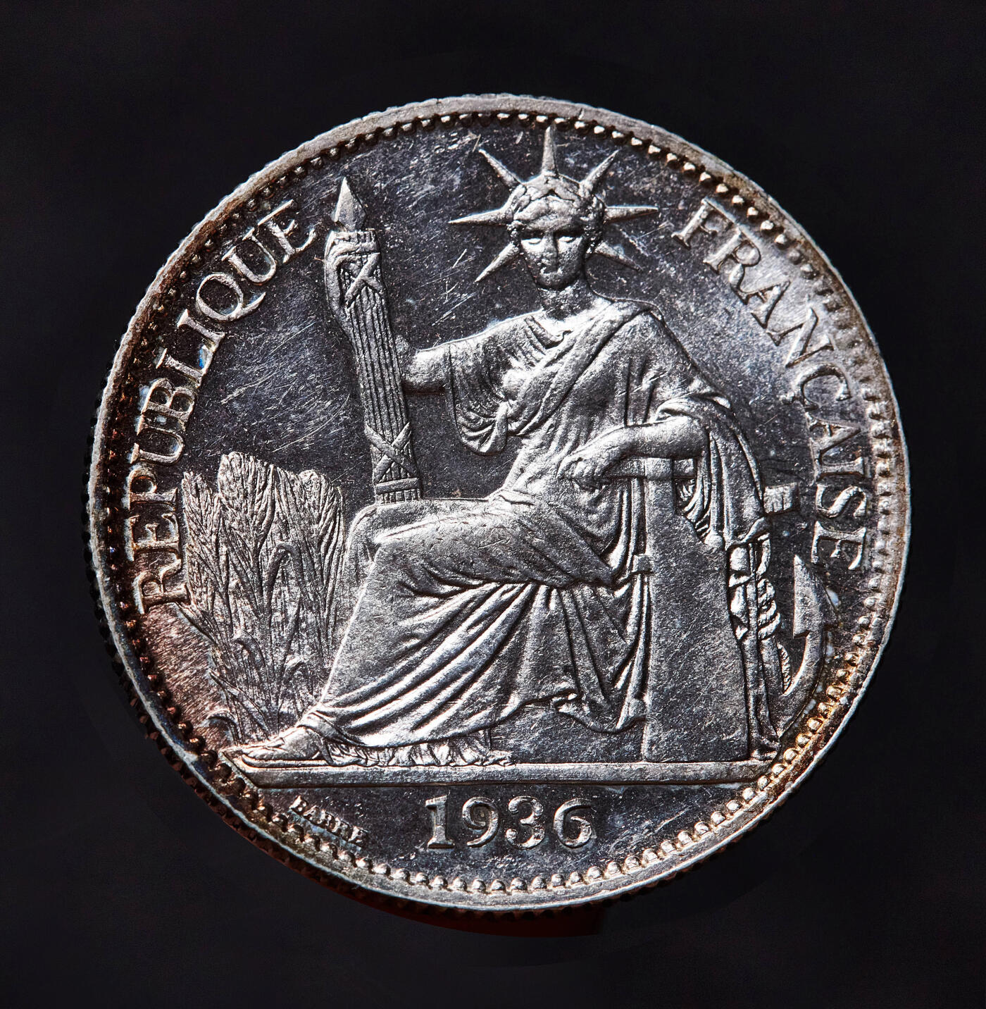 【俄甄集藏】2026年(049)03-18星期三 晚 19:30 全场包邮 法属印度支那1936年坐洋50分银币，黄油彩包浆，转光品相