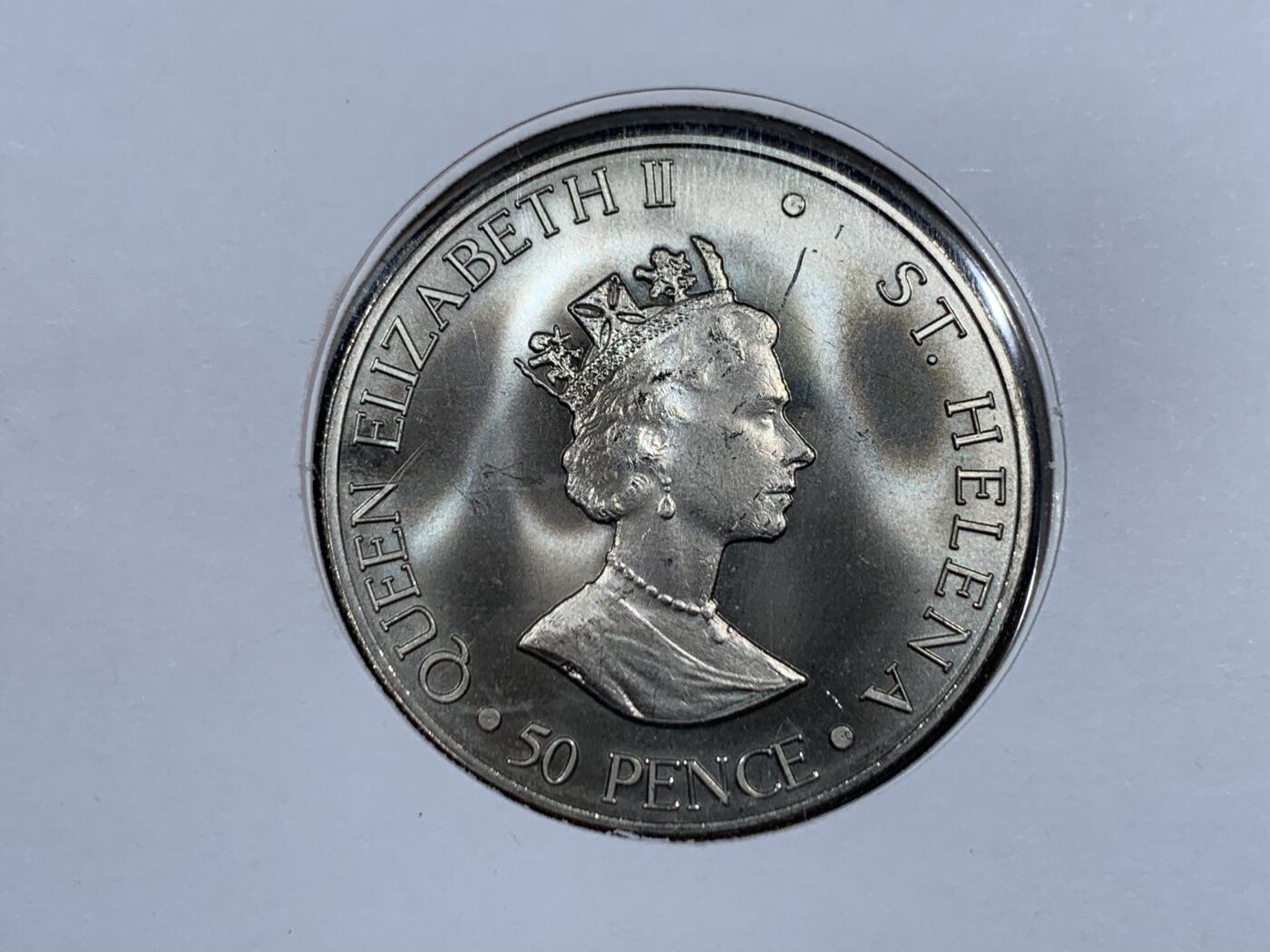 《竞宝斋》第471场 周日，周一，周二 3场连拍 （全场包邮）欢迎送拍 英属圣赫勒拿2000年女王母亲100周岁50便士纪念币，邮币首日封编号0940