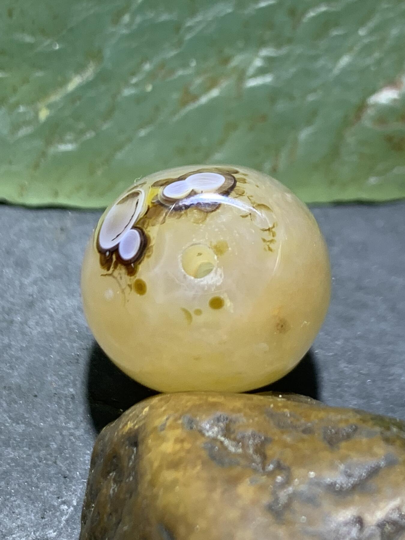 精美冻料8字天眼纹战国红玛瑙随形勒子一颗