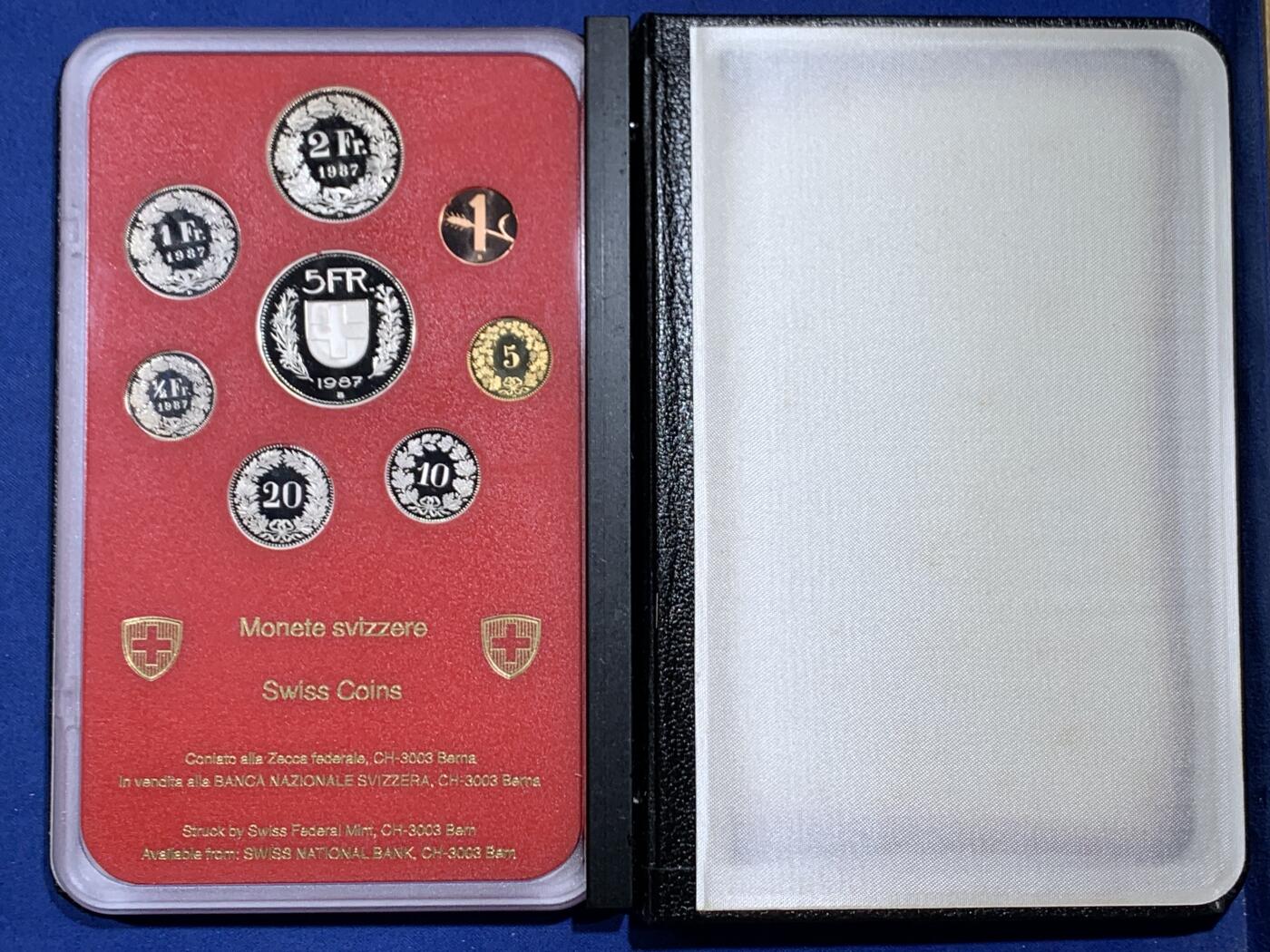 《竞宝斋》第471场 周日，周一，周二 3场连拍 （全场包邮）欢迎送拍 瑞士1987年精制套币 册装