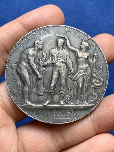 《竞宝斋》第471场 周日，周一，周二 3场连拍 （全场包邮）欢迎送拍 - 法国体育赛事比赛纪念大银章 背面手工刻字 62克 50.1mm 丰饶角1银标