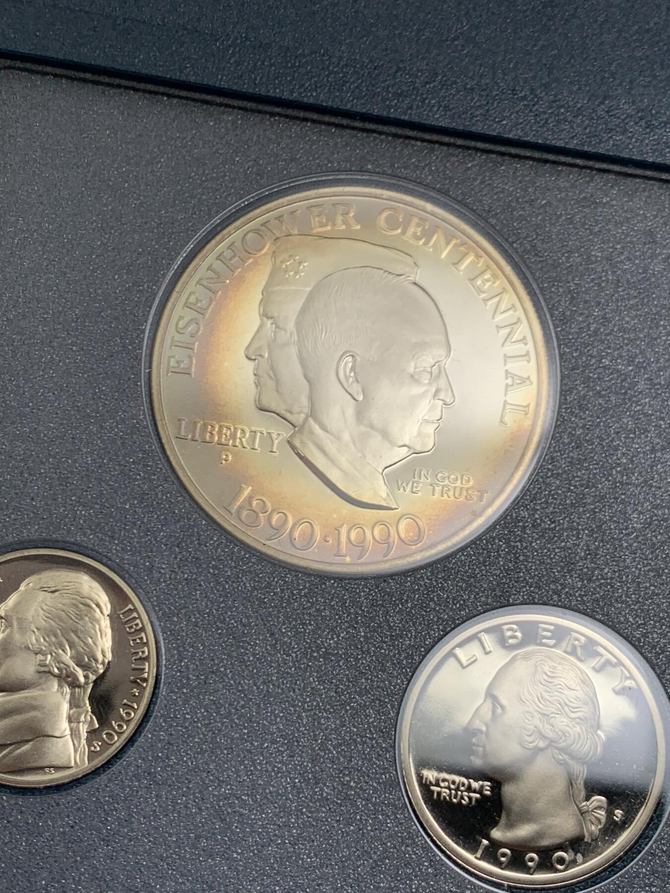 《竞宝斋》第471场 周日，周一，周二 3场连拍 （全场包邮）欢迎送拍 1990年美国Prestige套装，含6枚硬币，带原盒和证书，其中最大的一枚是900银的艾森豪威尔百年纪念银币含26.73克纯银。