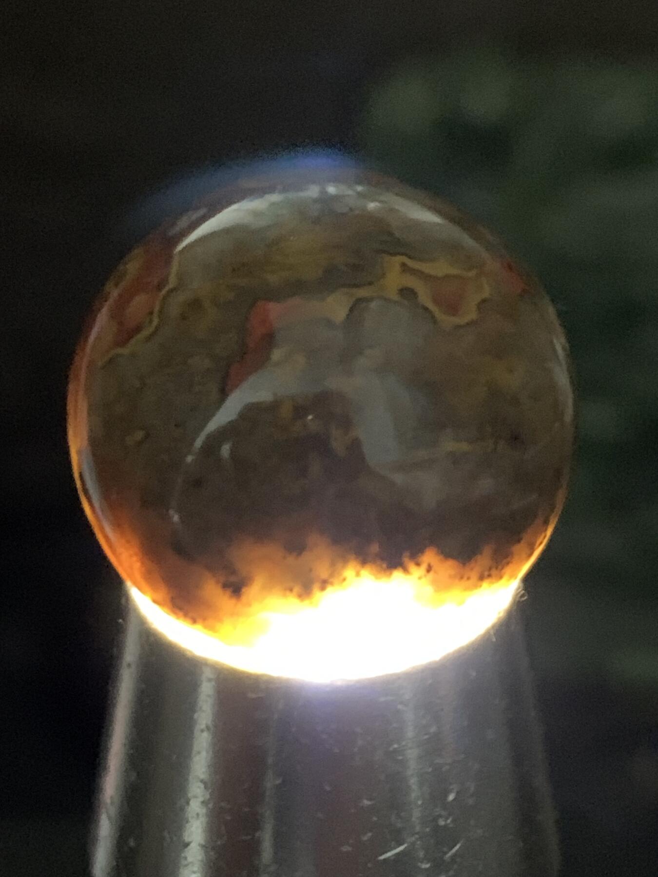 精美草花纹黑冰飘战国红玛瑙随形圆珠一颗！